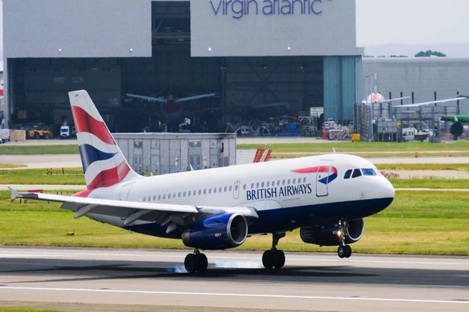  Gran Bretaña endureció restricciones de viaje por variante Omicron