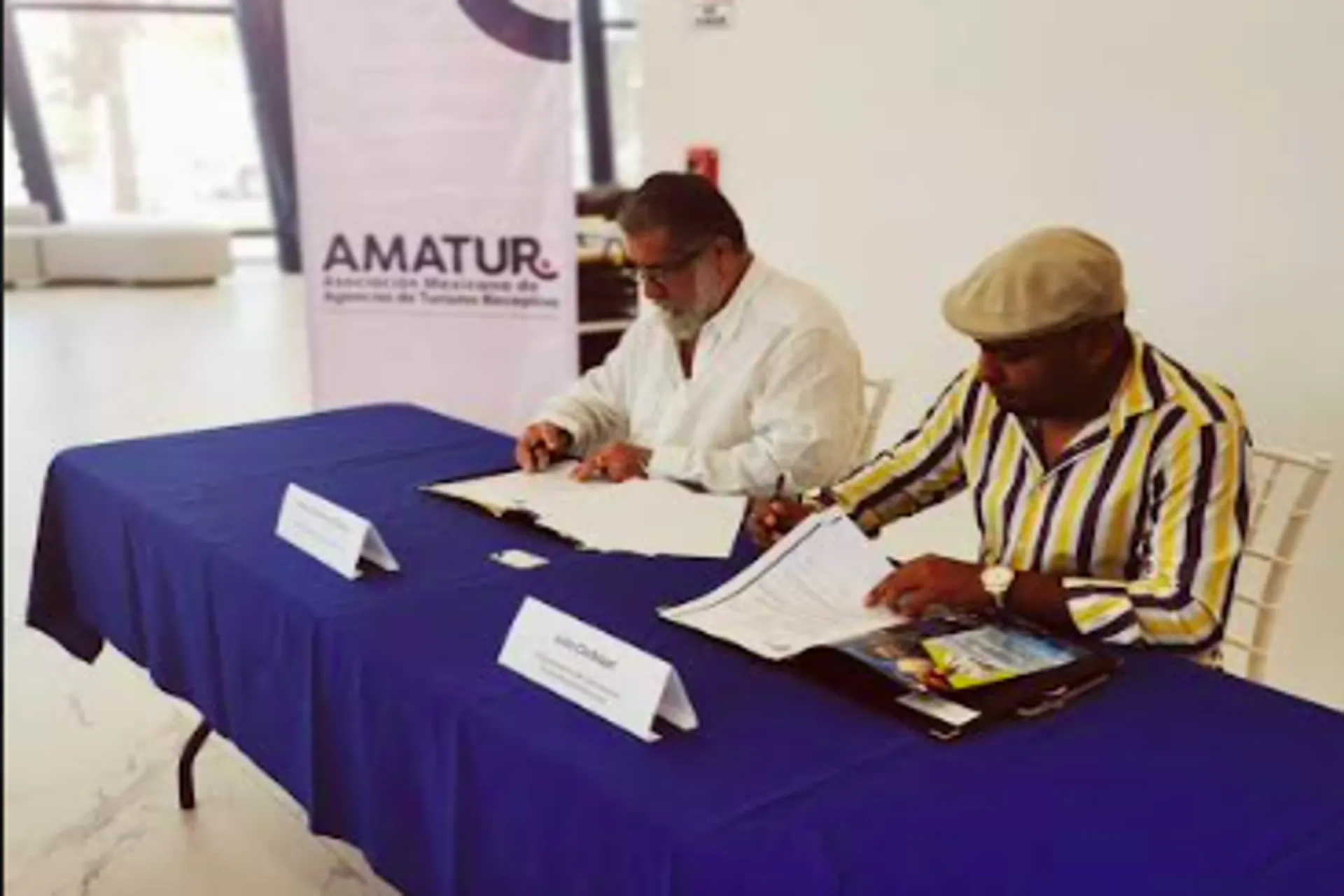 AMATUR firmó convenio con Grupo Hospitalario Joya