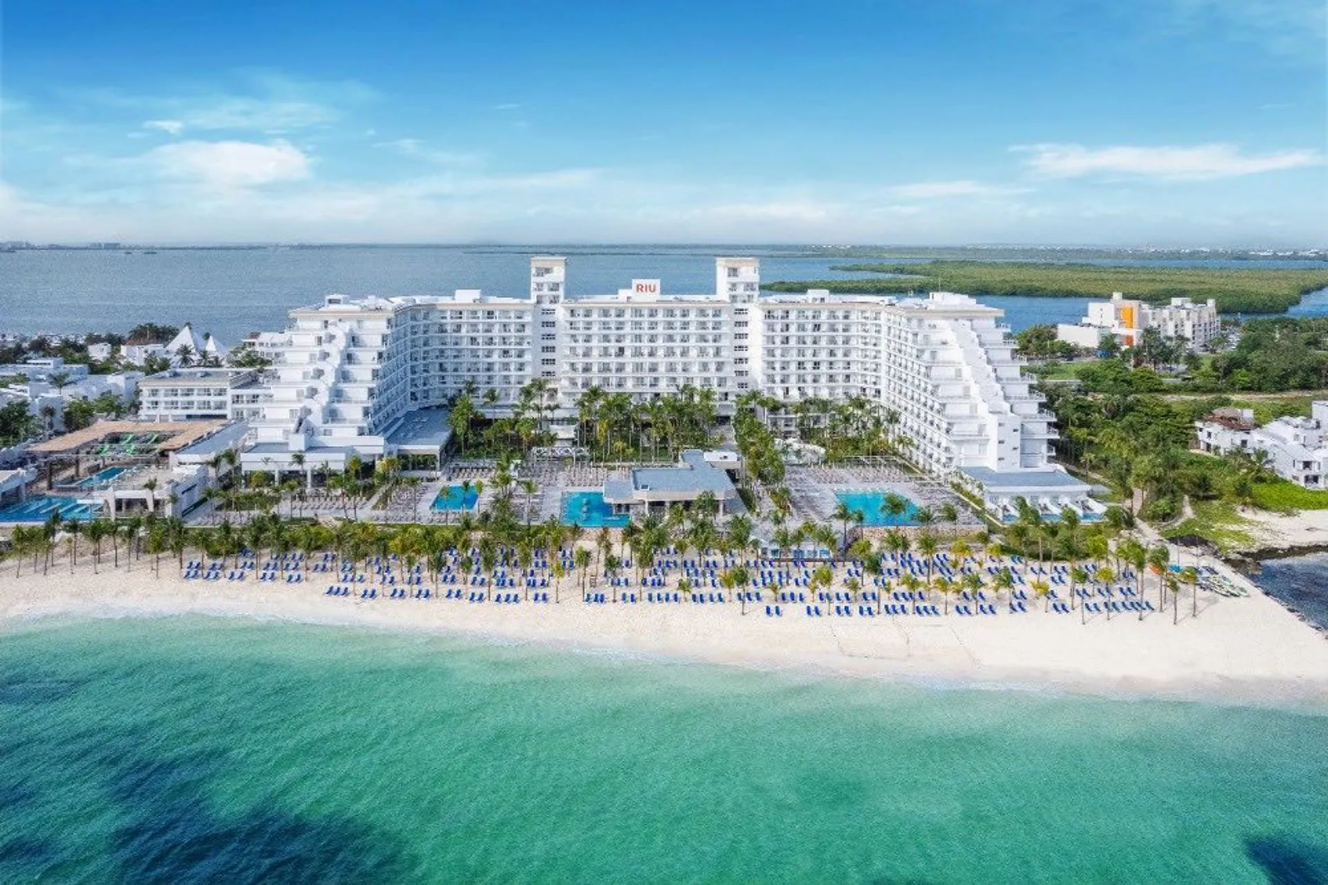 RIU completa la reforma del Riu Caribe y trae las Riu Party a Cancún