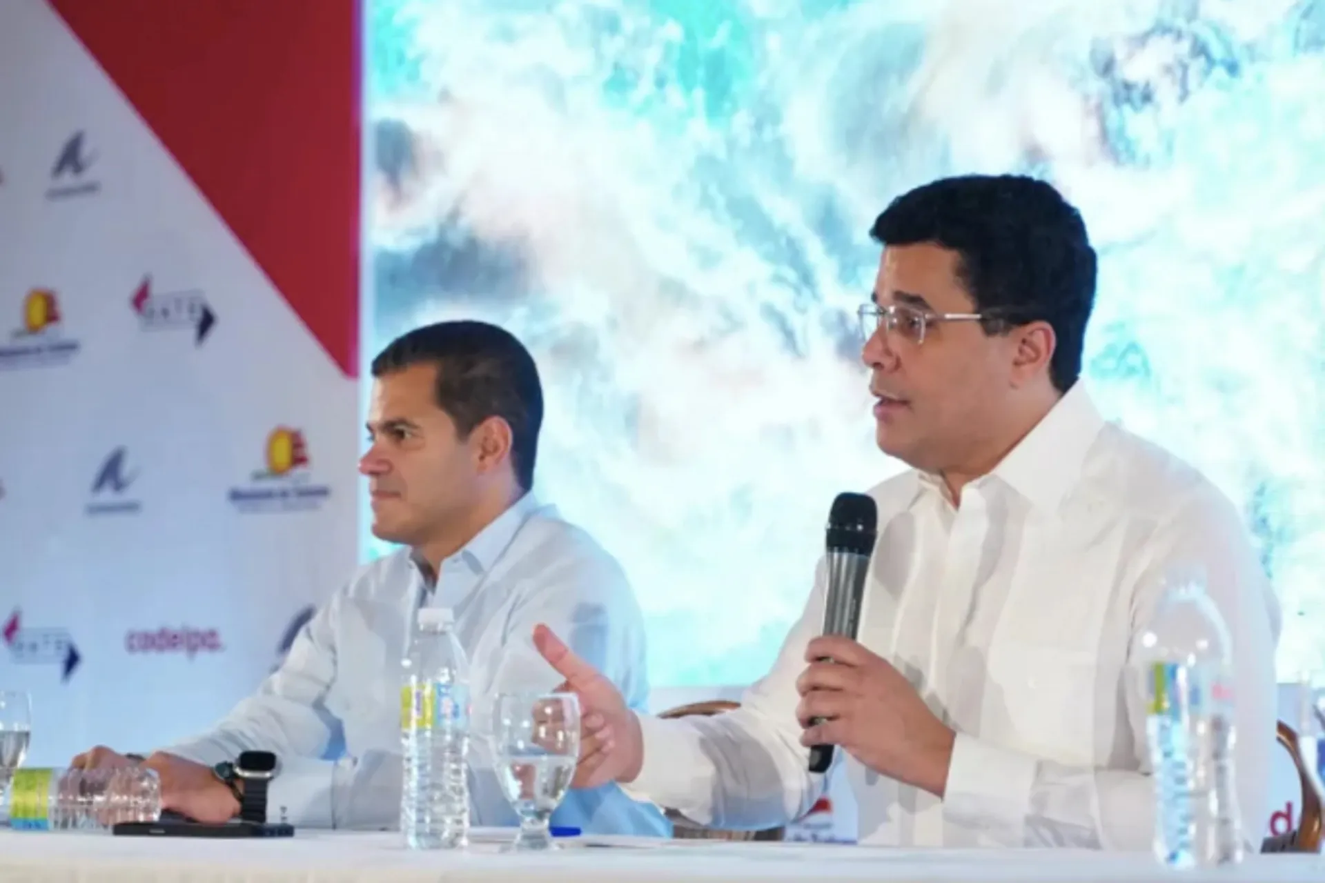 Rep. Dominicana recibirá 10 millones de turistas y hace historia Rep. Dominicana recibirá 10 millones de turistas y hace historia