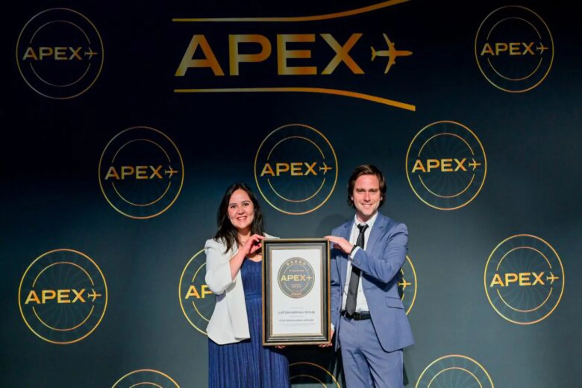 Grupo LATAM reconocido por APEX con la “Five Star Global Airline”
