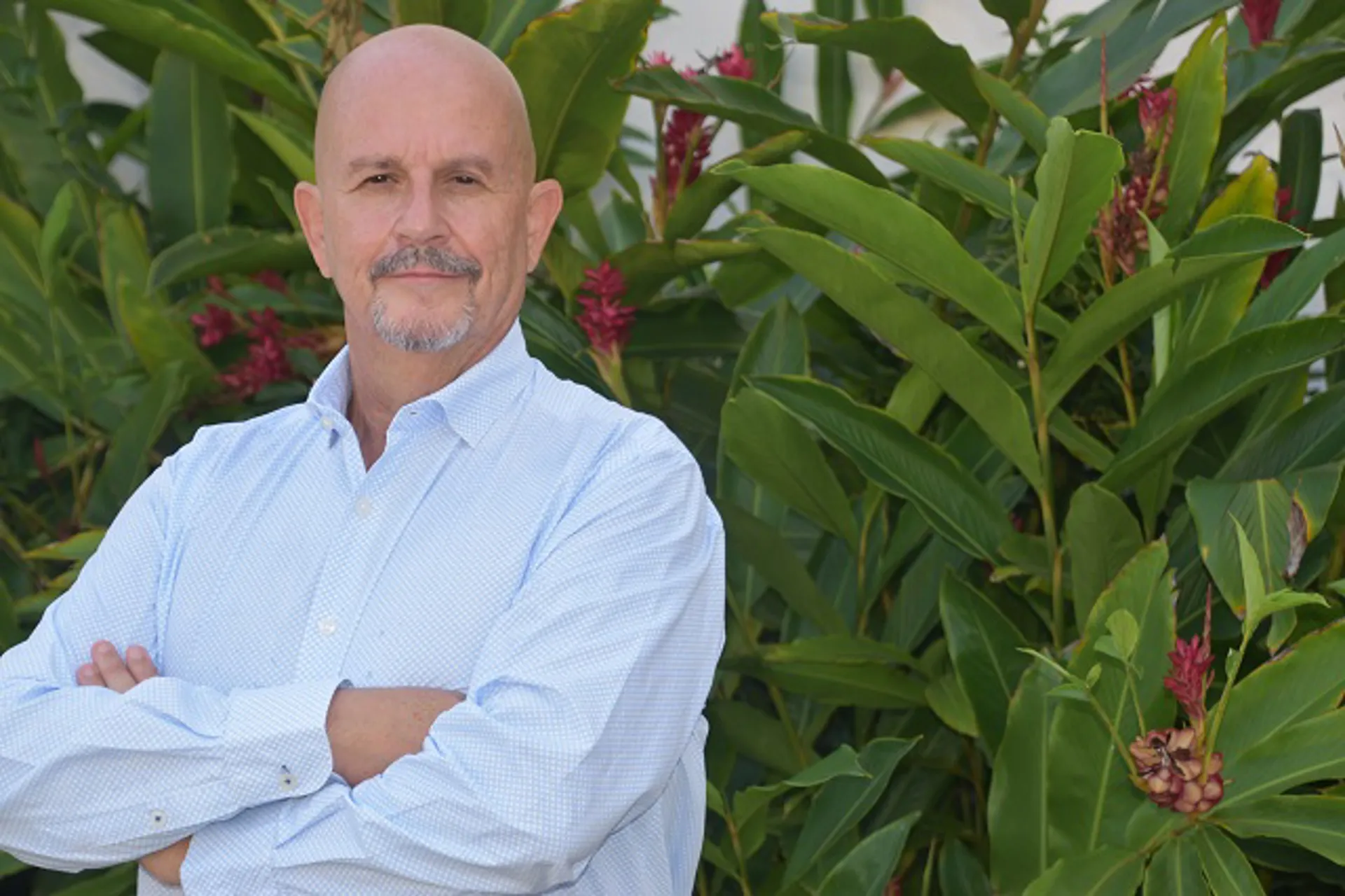 Tony Chávez anuncia proyectos innovadores contra el sargazo