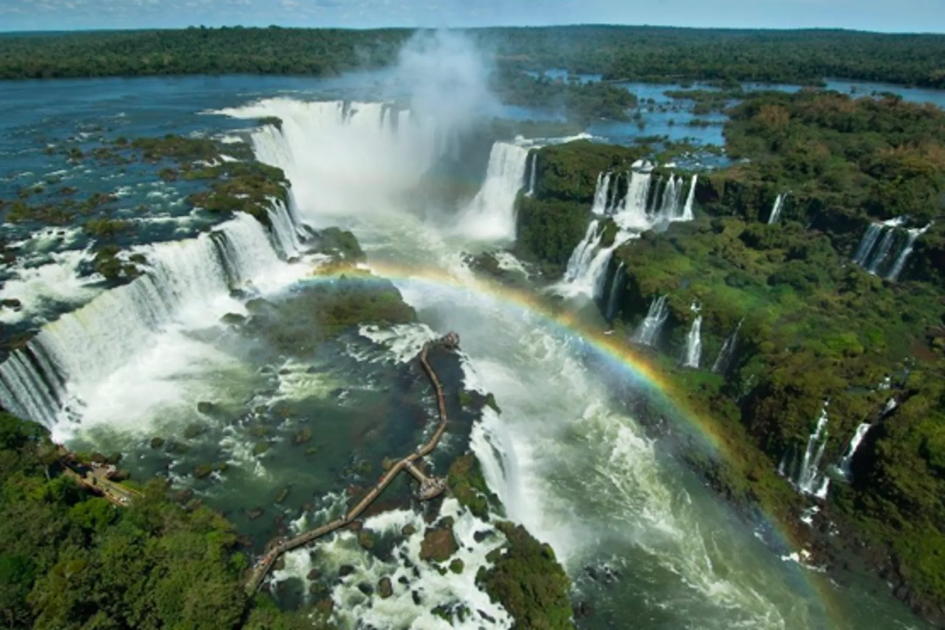 Brasil reabre las Cataratas del Iguazú tras cerrarlas por COVID-19