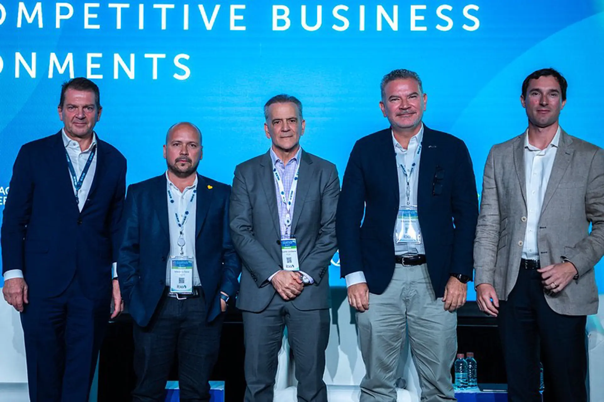 CEOs de aerolíneas de bajo costo plantean alternativas en la región