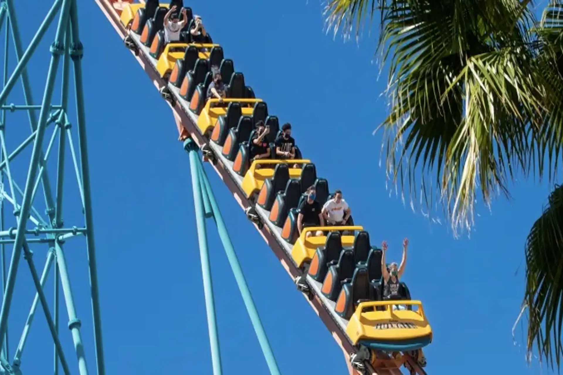 Six Flags y Cedar Fair Entertainment acuerdan fusionarse