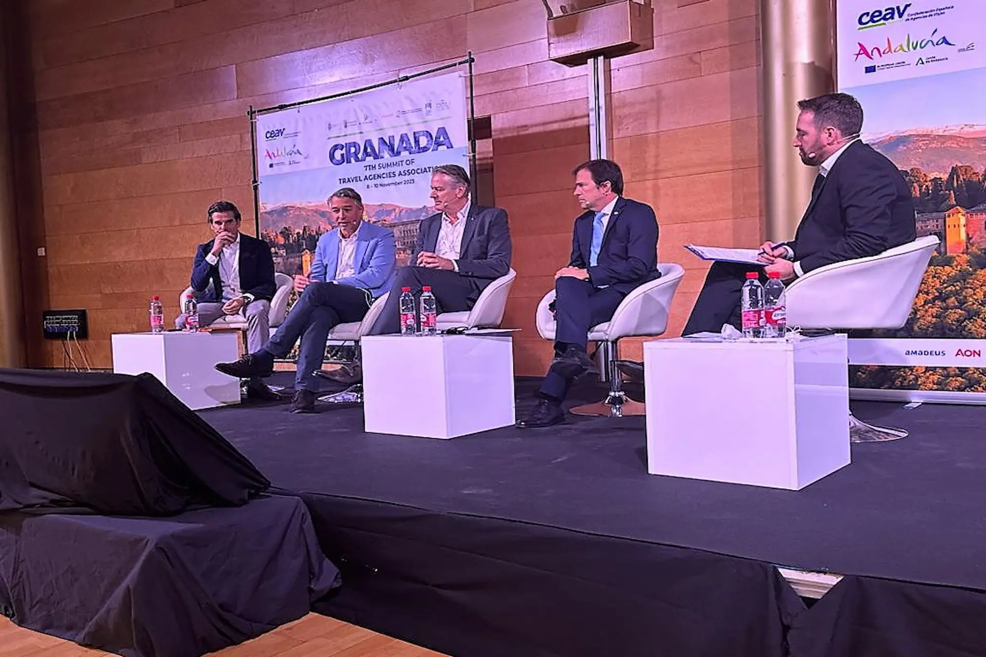 Andres Deya participó de la Cumbre Mundial de Agencias de Viajes