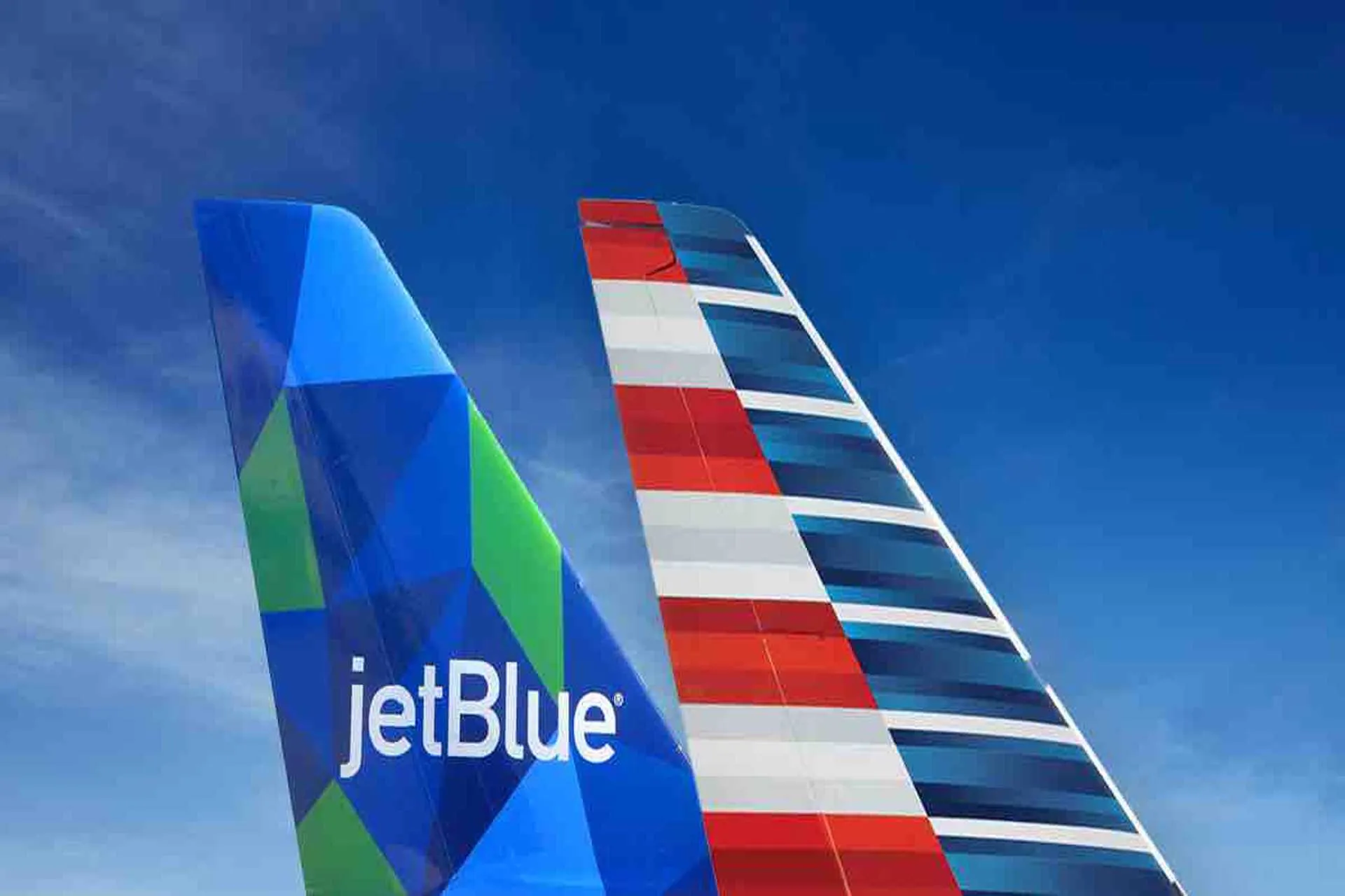 JetBlue y American Airlines avanzan en una alianza estratégica 