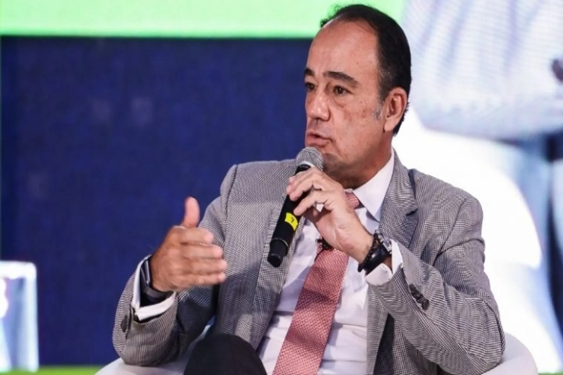 Zozaya advierte que ni el Tren Maya ni Mexicana serán rentables