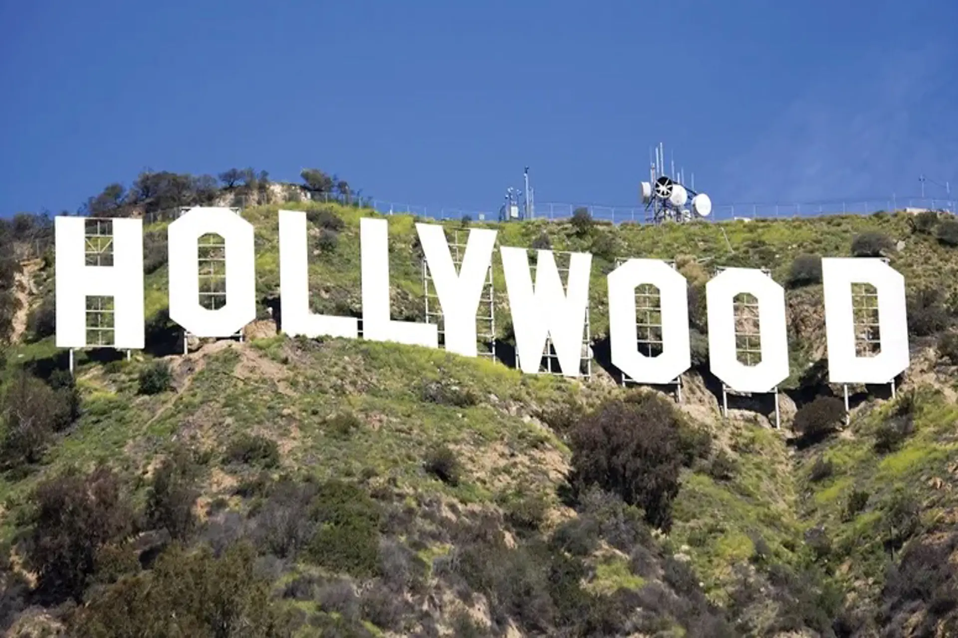 El cartel de Hollywood cumple 100 años y es meta de peregrinación 