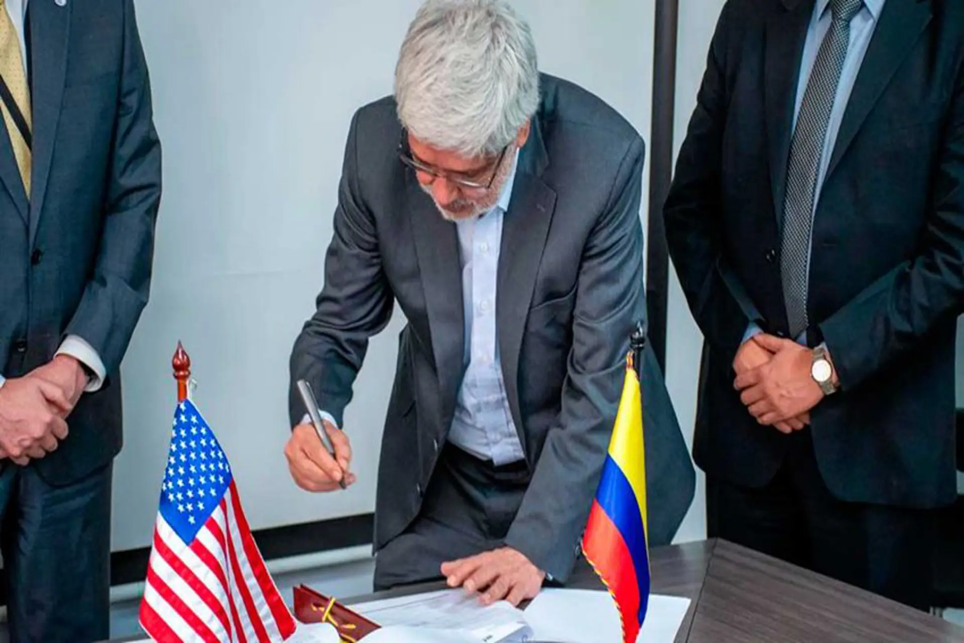 Colombia firma acuerdos para el desarrollo del turismo de naturaleza Colombia firma acuerdos para el desarrollo del turismo de naturaleza
