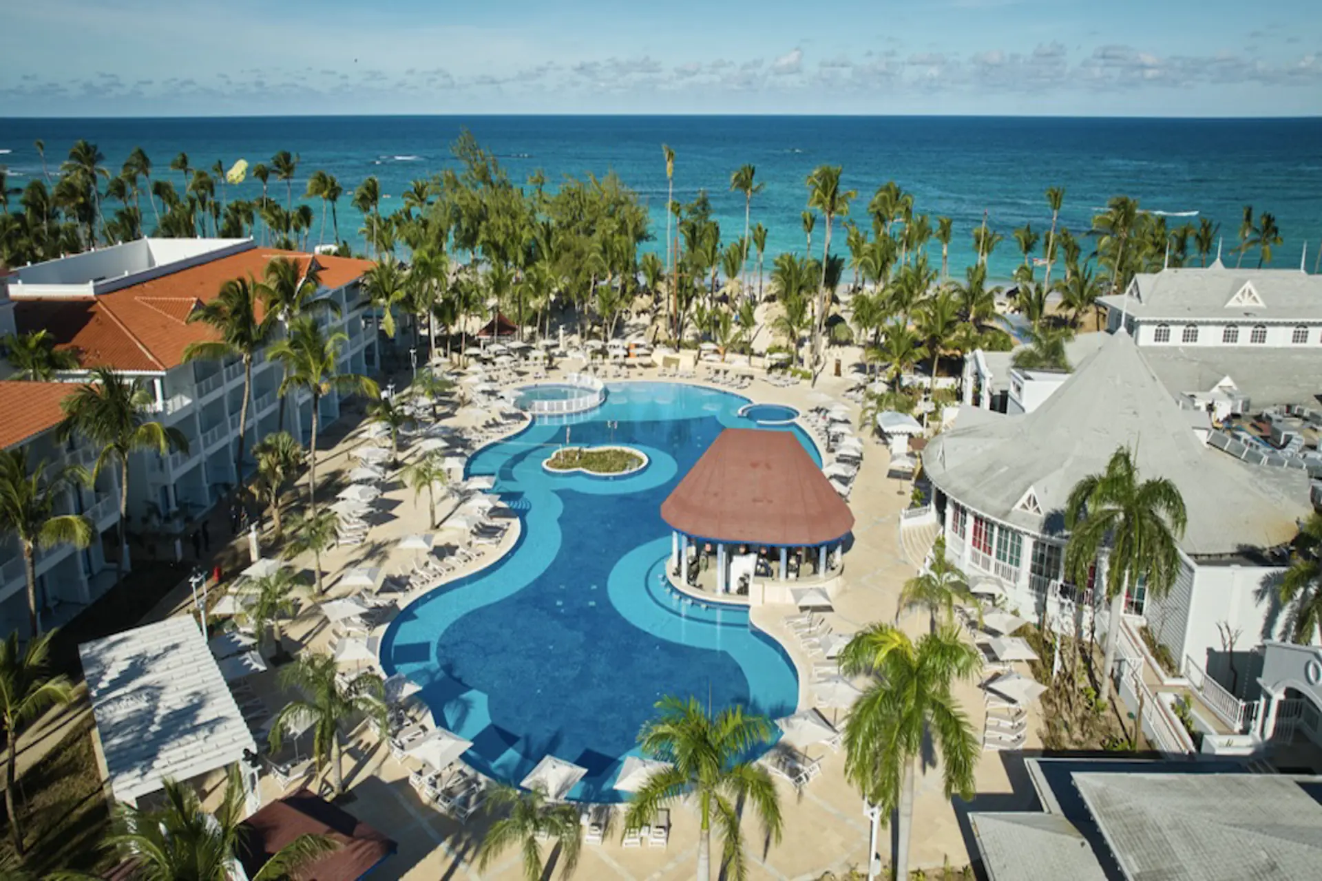 Hotelbeds firma colaboración con Bahia Principe Hotels & Resorts
