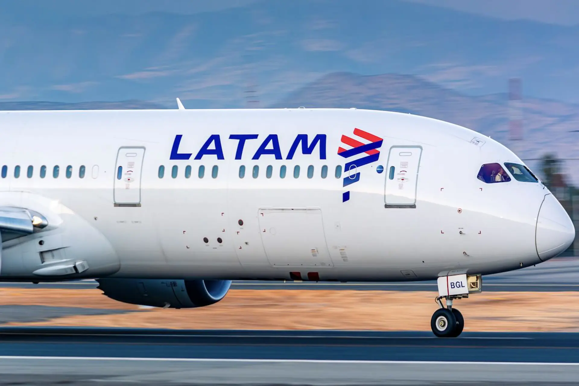 LATAM anuncia un pedido de cinco Boeing 787 adicionales LATAM anuncia un pedido de cinco Boeing 787 adicionales