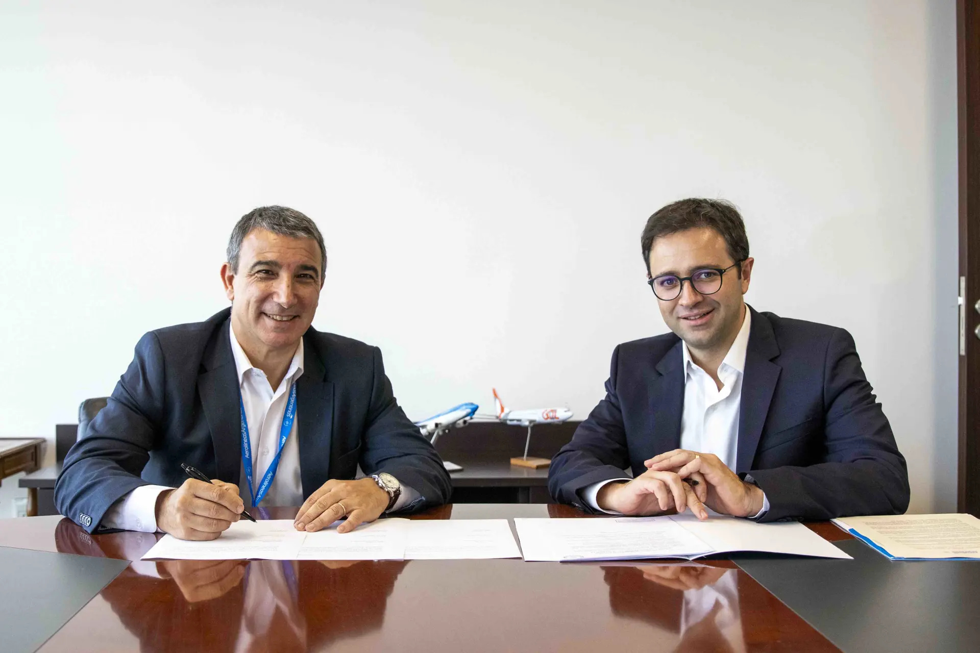 GOL y Aerolíneas Argentinas firman Acuerdo de Código Compartido GOL y Aerolíneas Argentinas firman Acuerdo de Código Compartido
