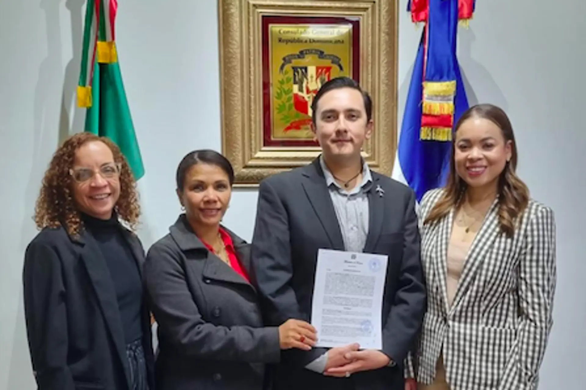 Azabache y MITUR acuerdan impulsar viajeros de Mexico hacia RD