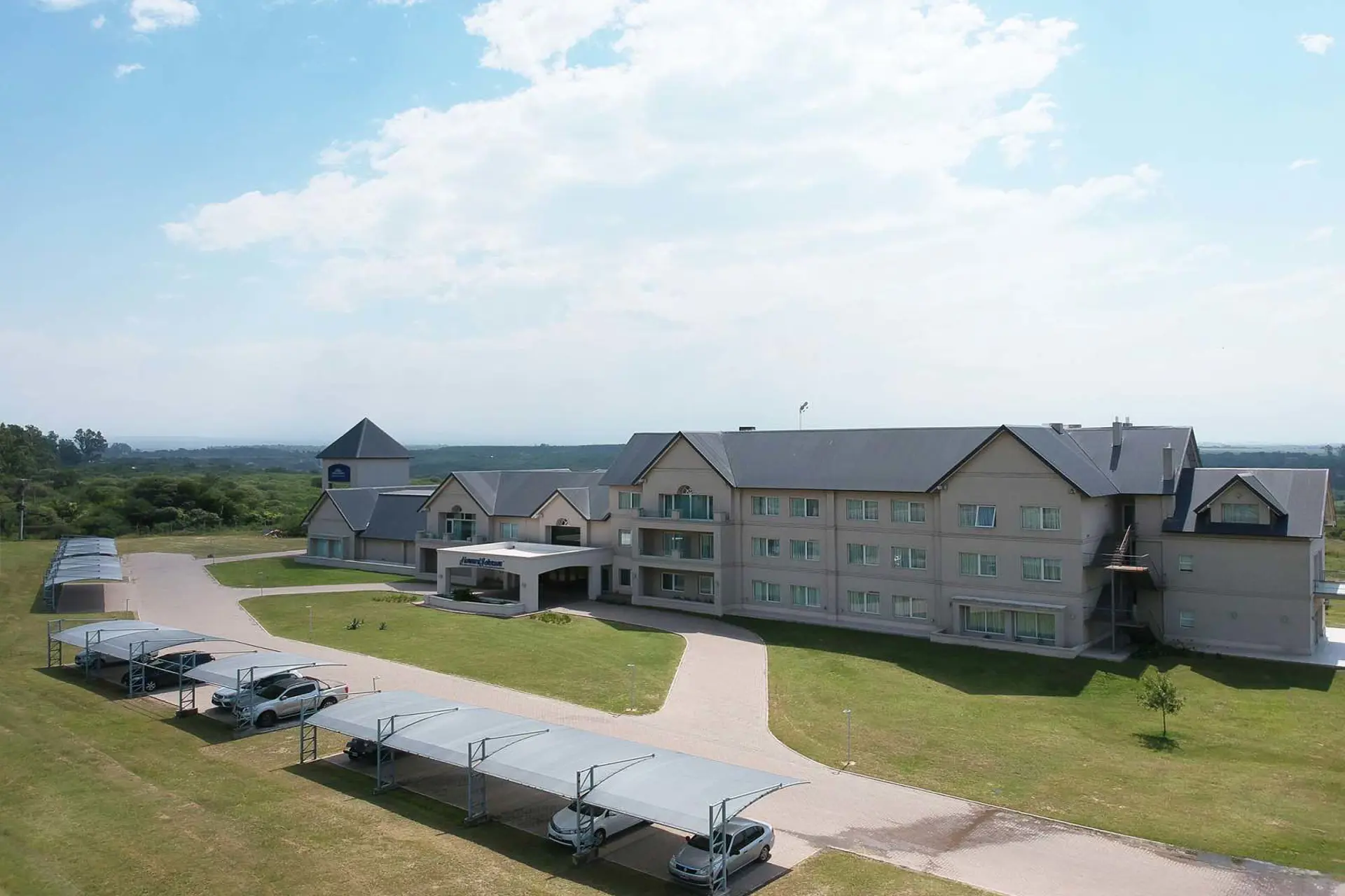 Howard Johnson Piedras Moras, una buena opción para paseos y juego