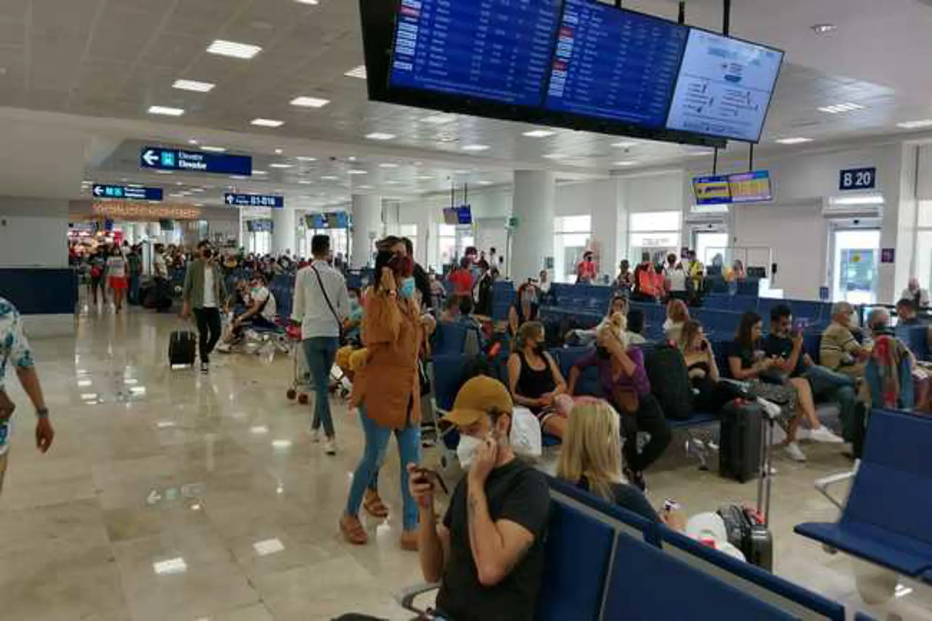 Llegan a México más de 4M de turistas internacionales vía aérea 