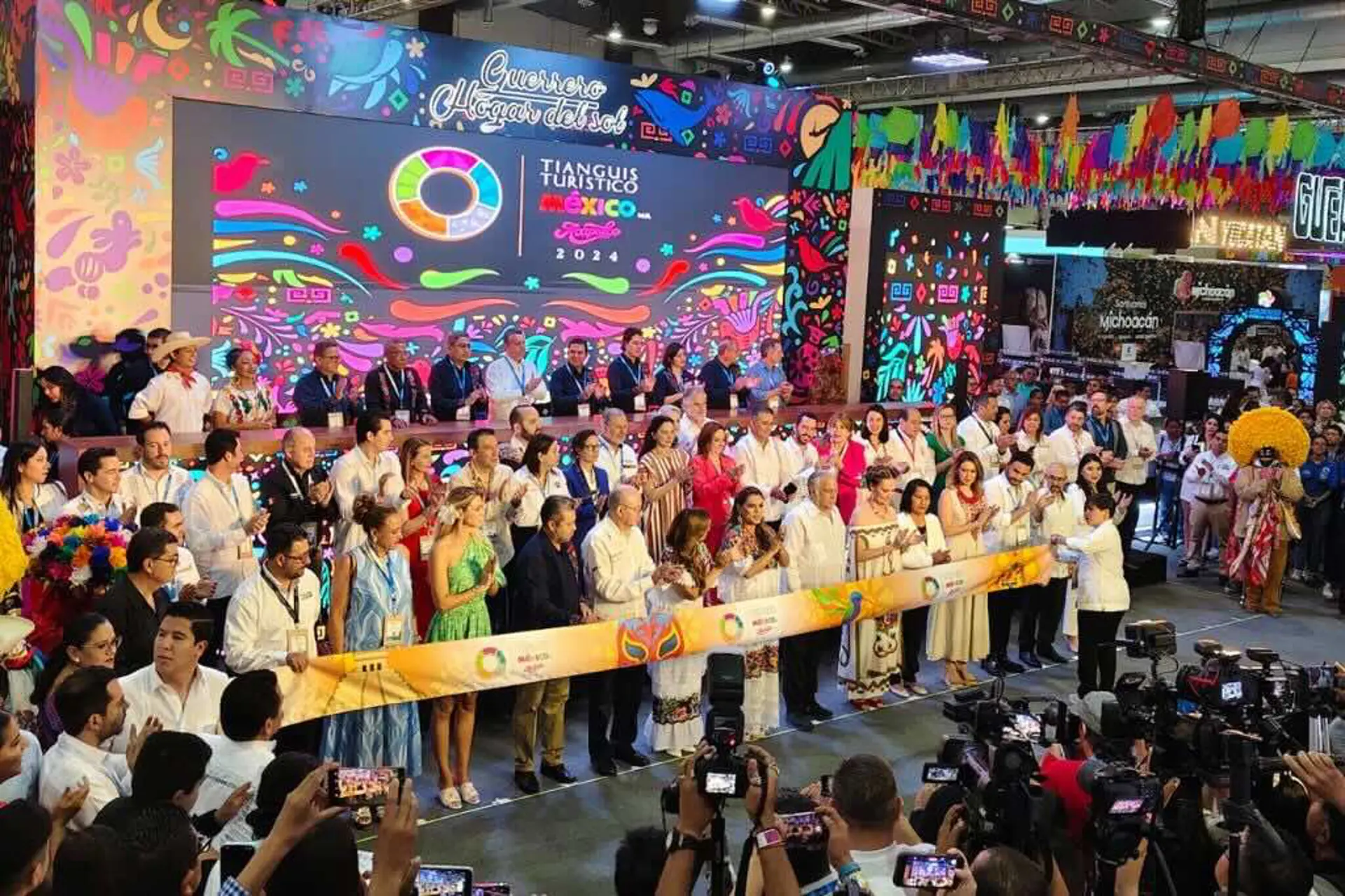 Dia de fiesta, aperturan pabellones en el Tianguis Turístico México 