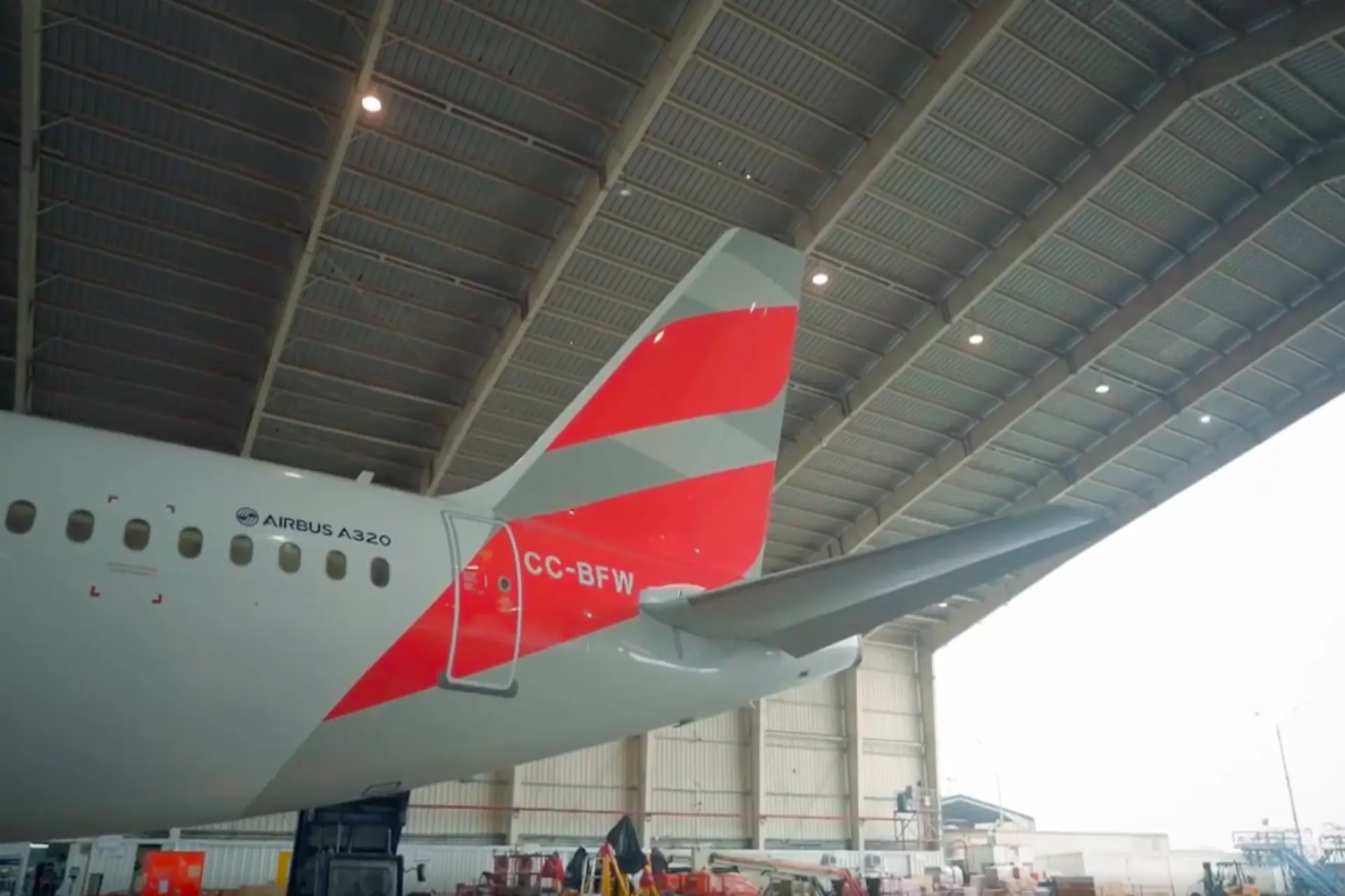 LATAM Airlines Perú celebra 25 años con los colores de su país 