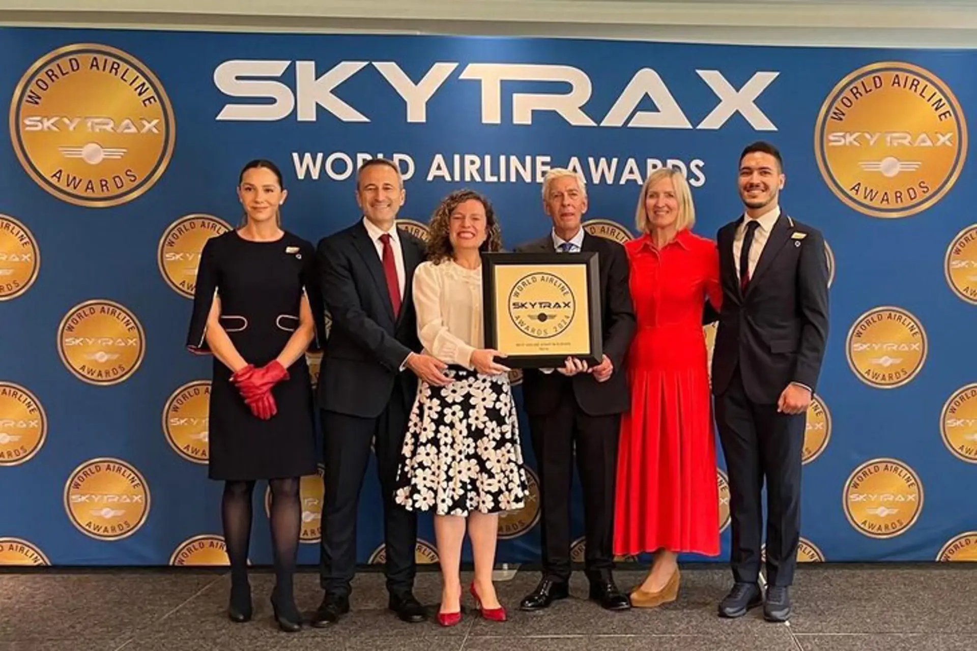 Iberia recibe el premio al Mejor personal de aerolínea de Europa 