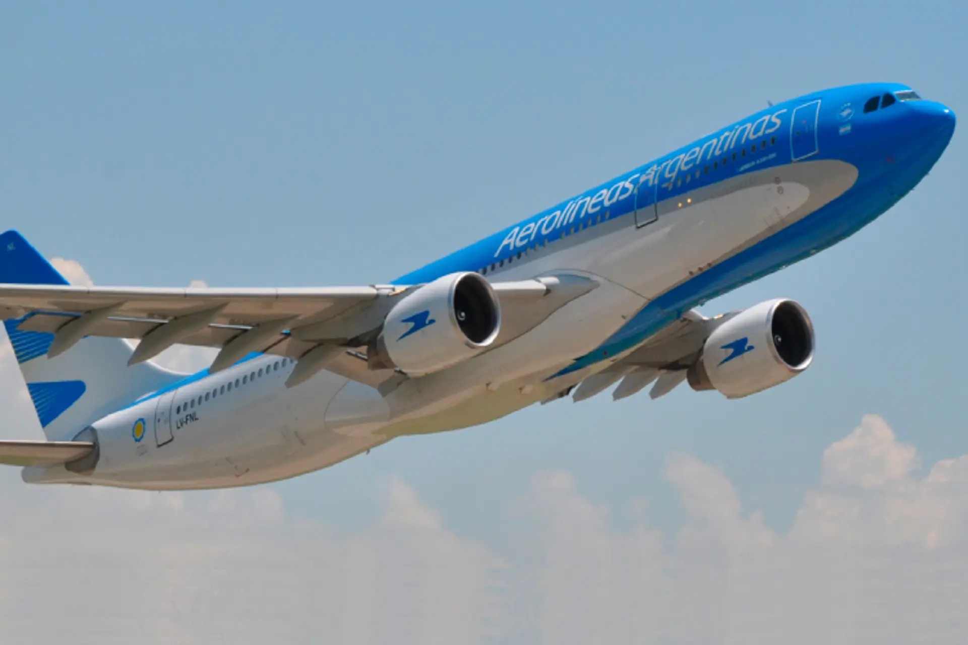 Aerolíneas Argentinas tendrá mas de 330 vuelos por día en temporada 