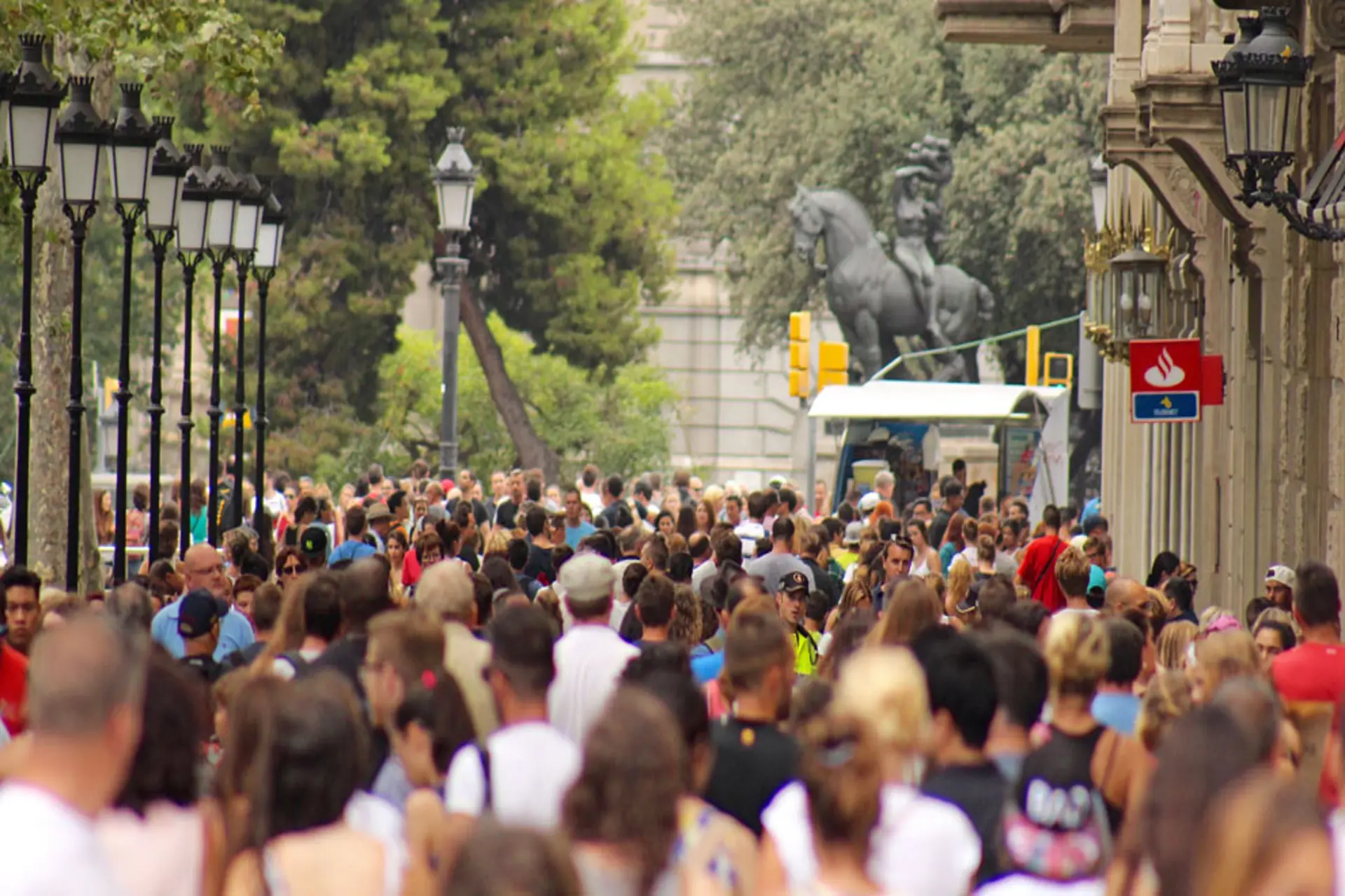 Turismo busca equilibrio entre auge económico y descontento social