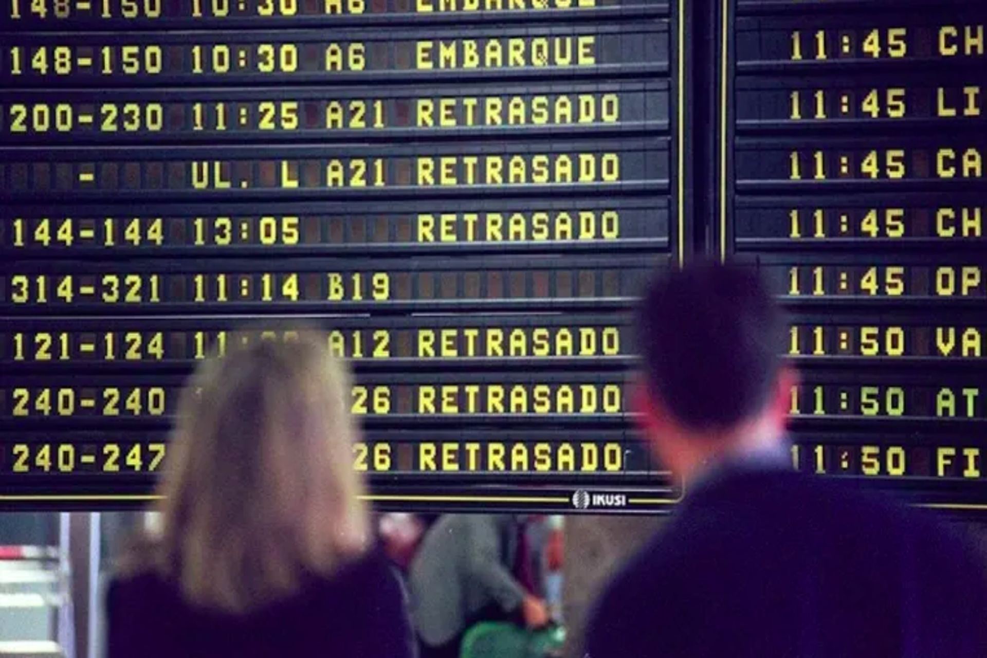 ¿Que tiene que pasar para que las aerolíneas den vales por retrasos?