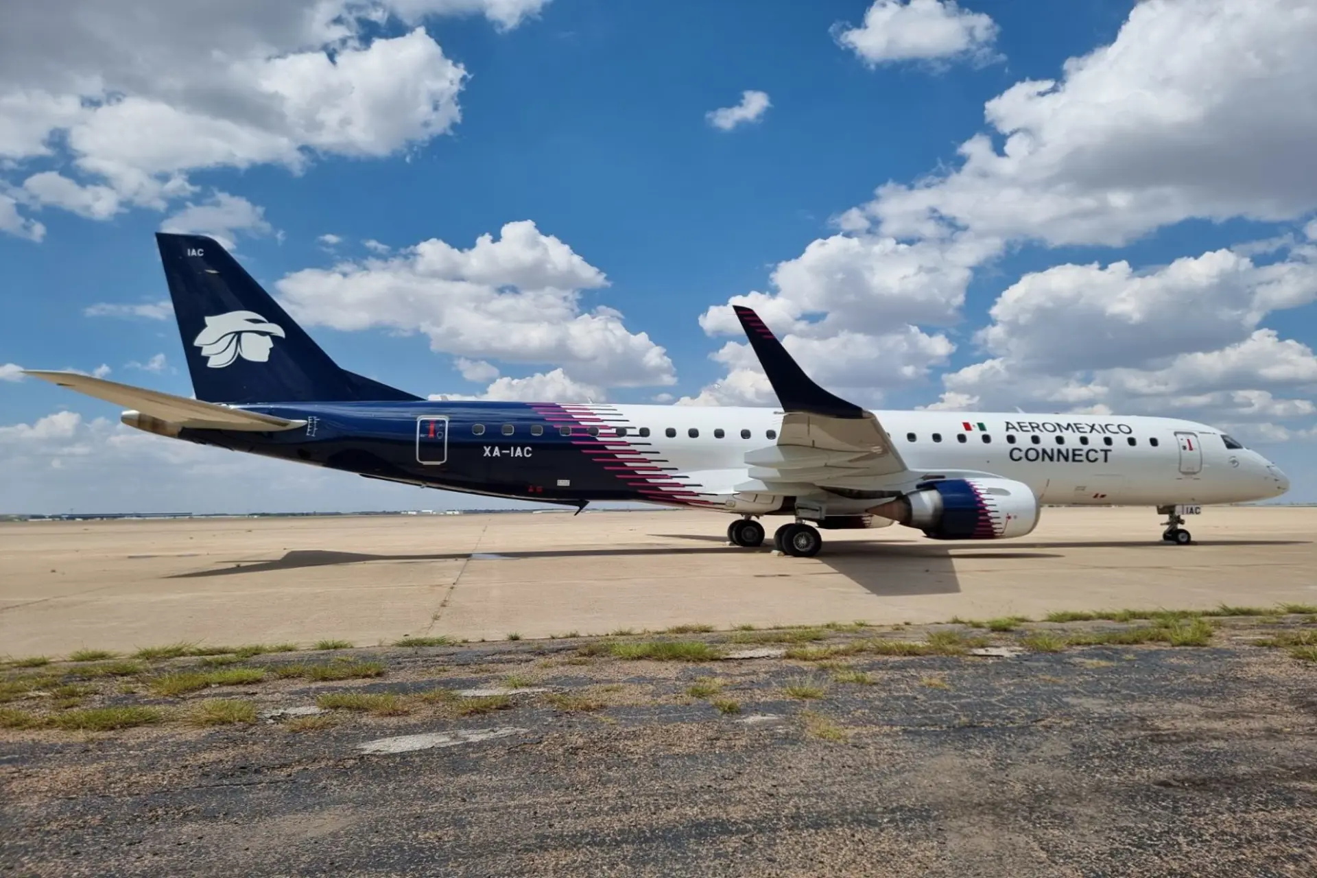 Aeroméxico celebra 90 años con nueva imagen en sus aviones