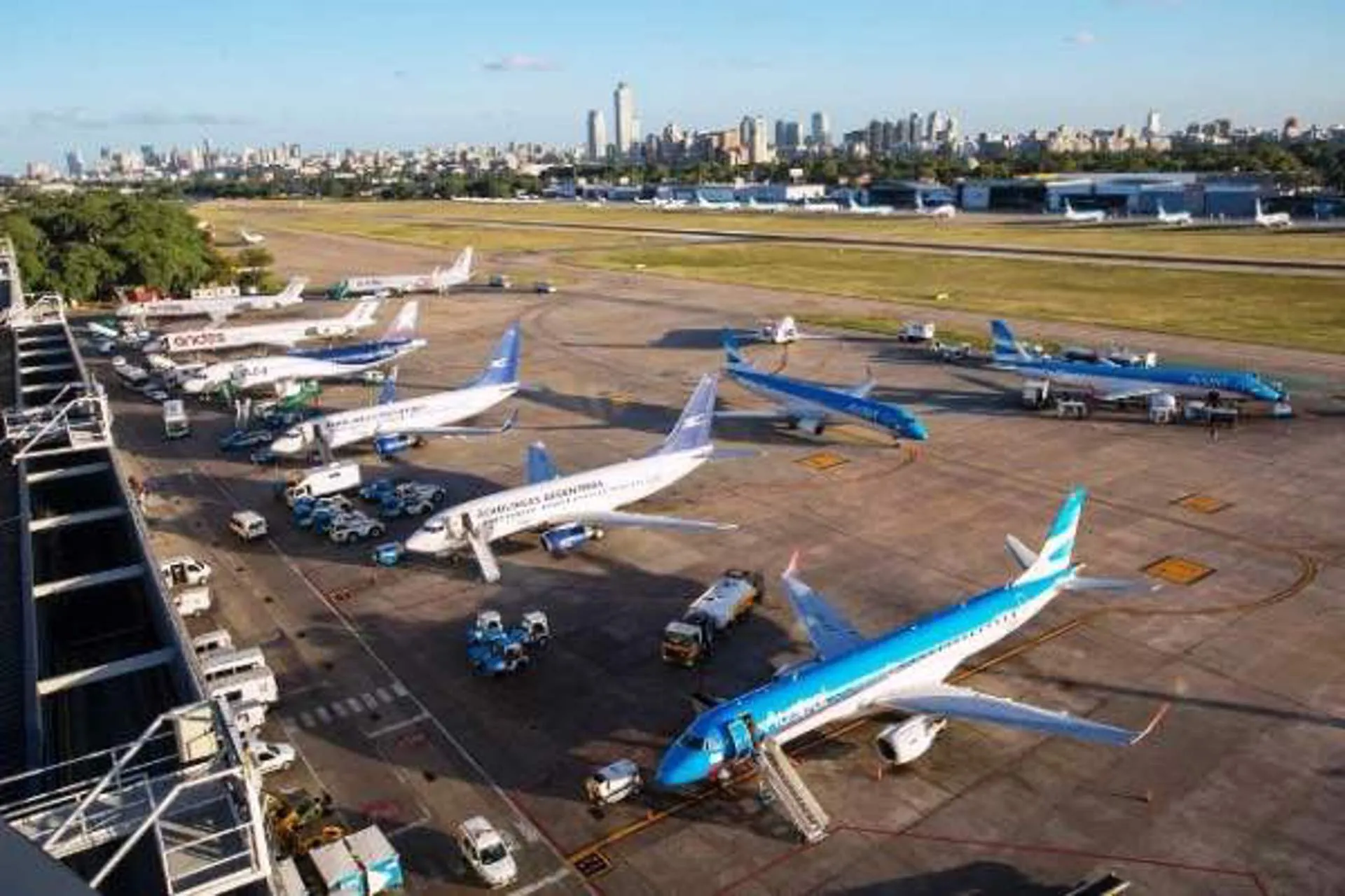 El Aeroparque de Buenos Aires vuelve a operar el 15 de marzo