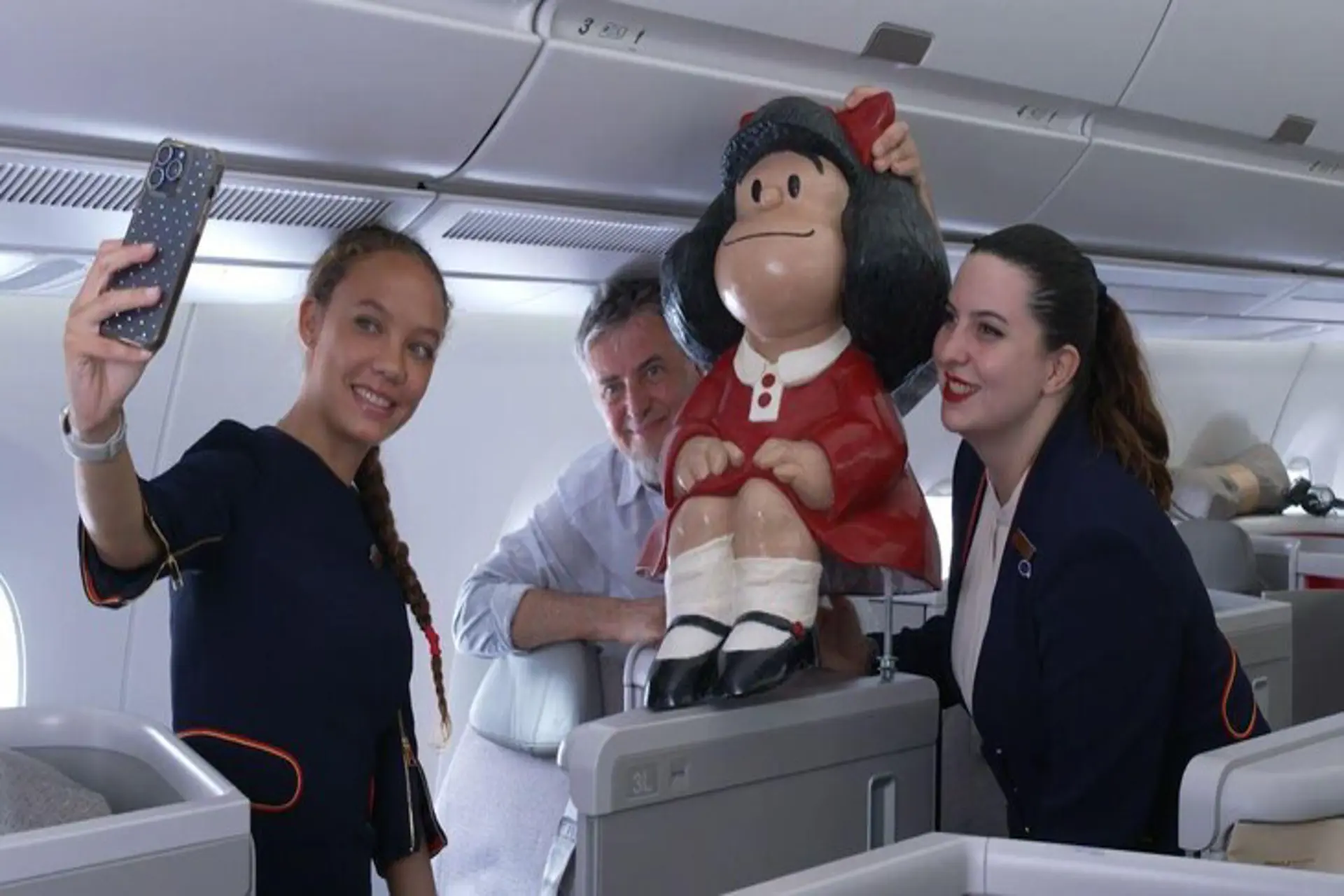 Mafalda vuela a Madrid a bordo de un avión de Iberia