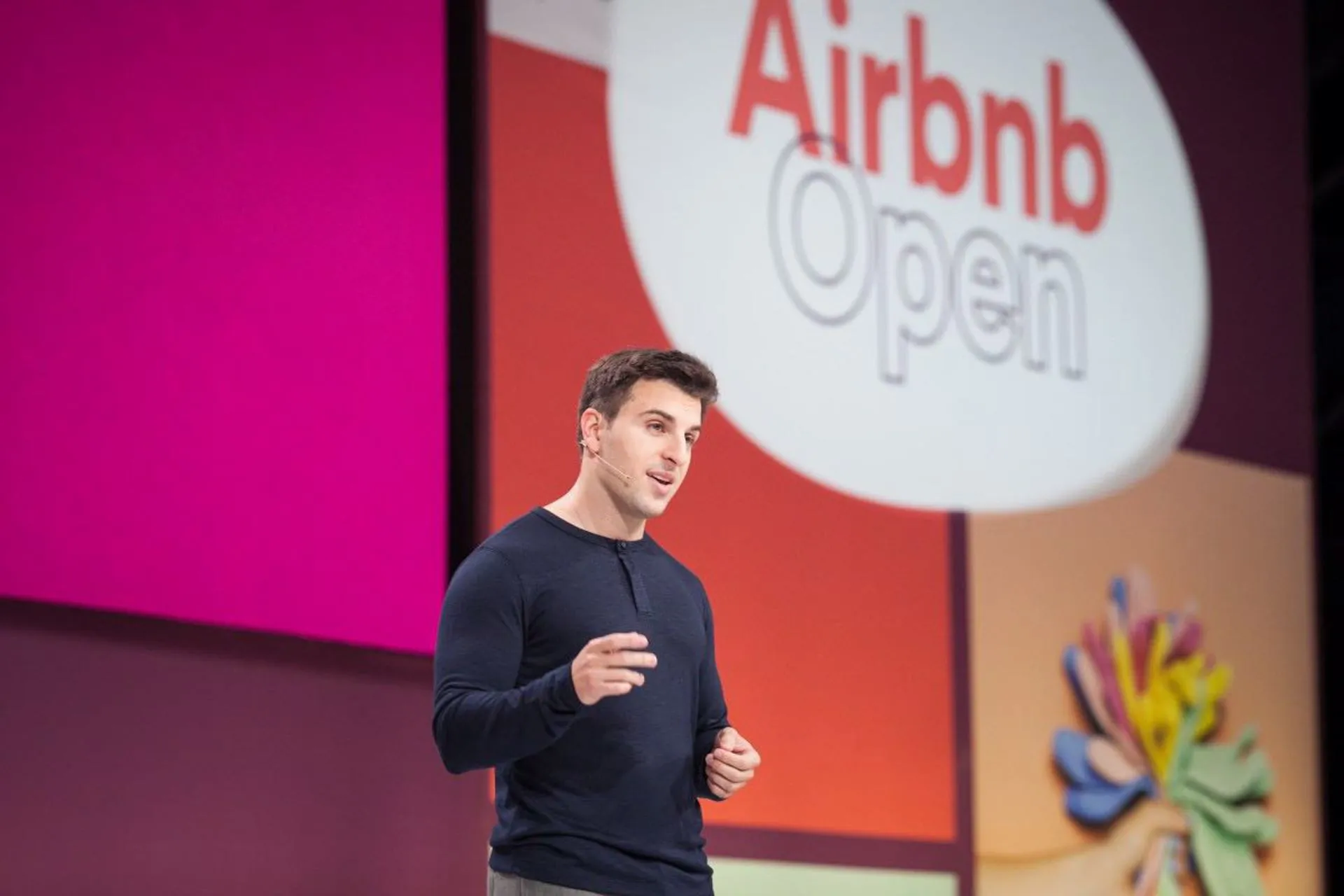 Airbnb resistió bien a la crisis en su primer año en la bolsa