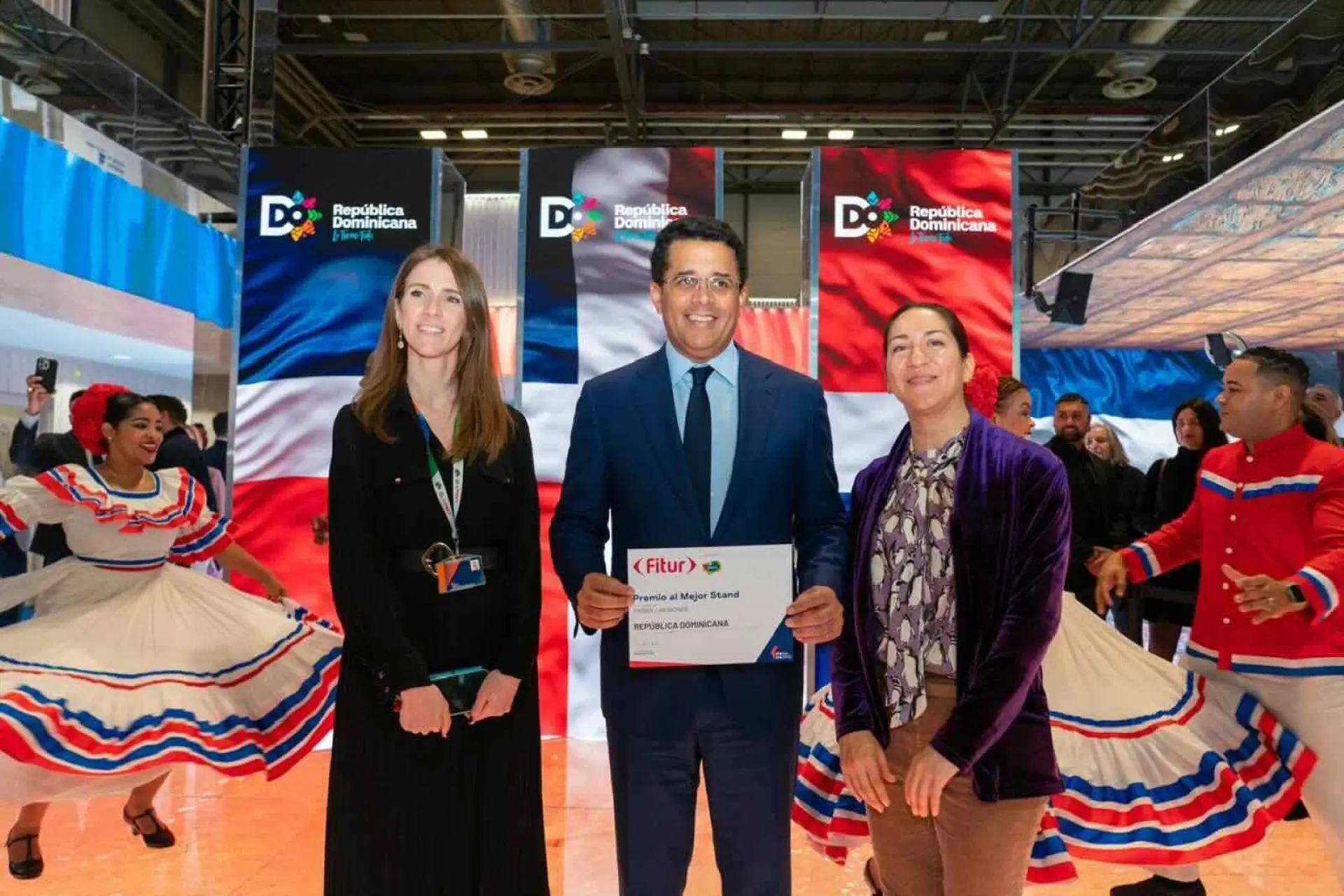 RD gana premio como mejor stand de Fitur