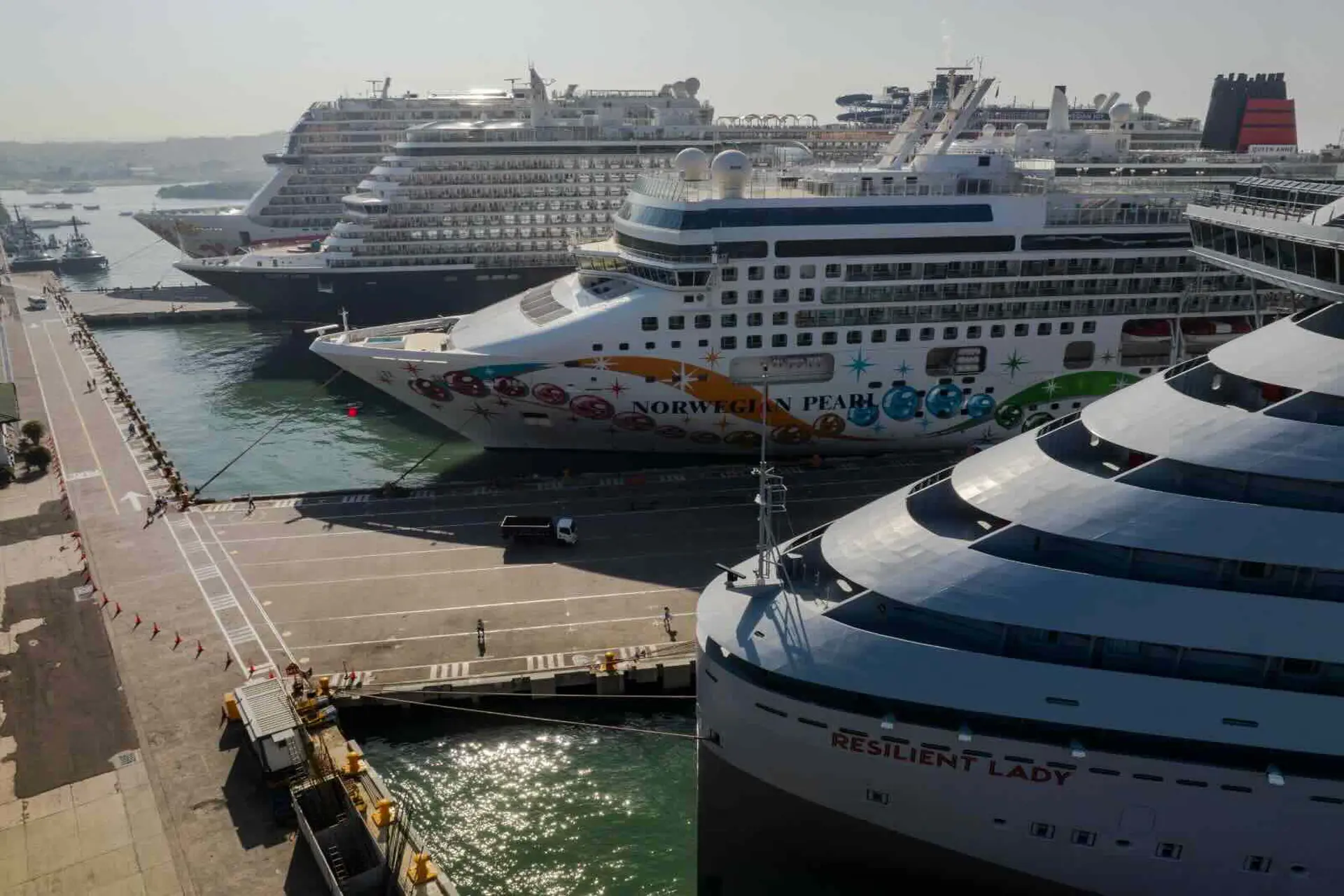 La línea de cruceros Virgin Voyages llega por primera vez a Cartagena