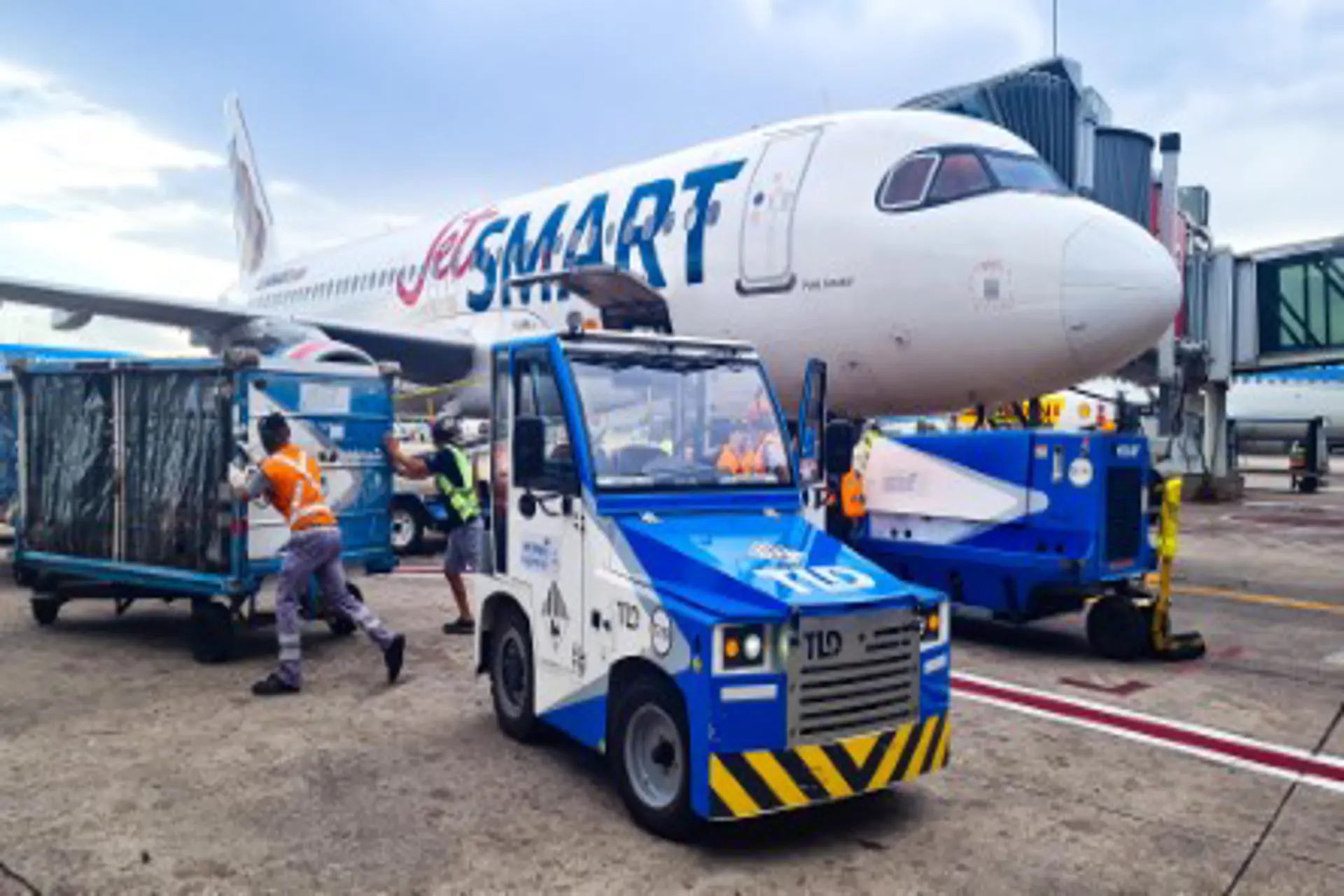 AR comenzó a operar su servicios de rampa para otra compañía aérea