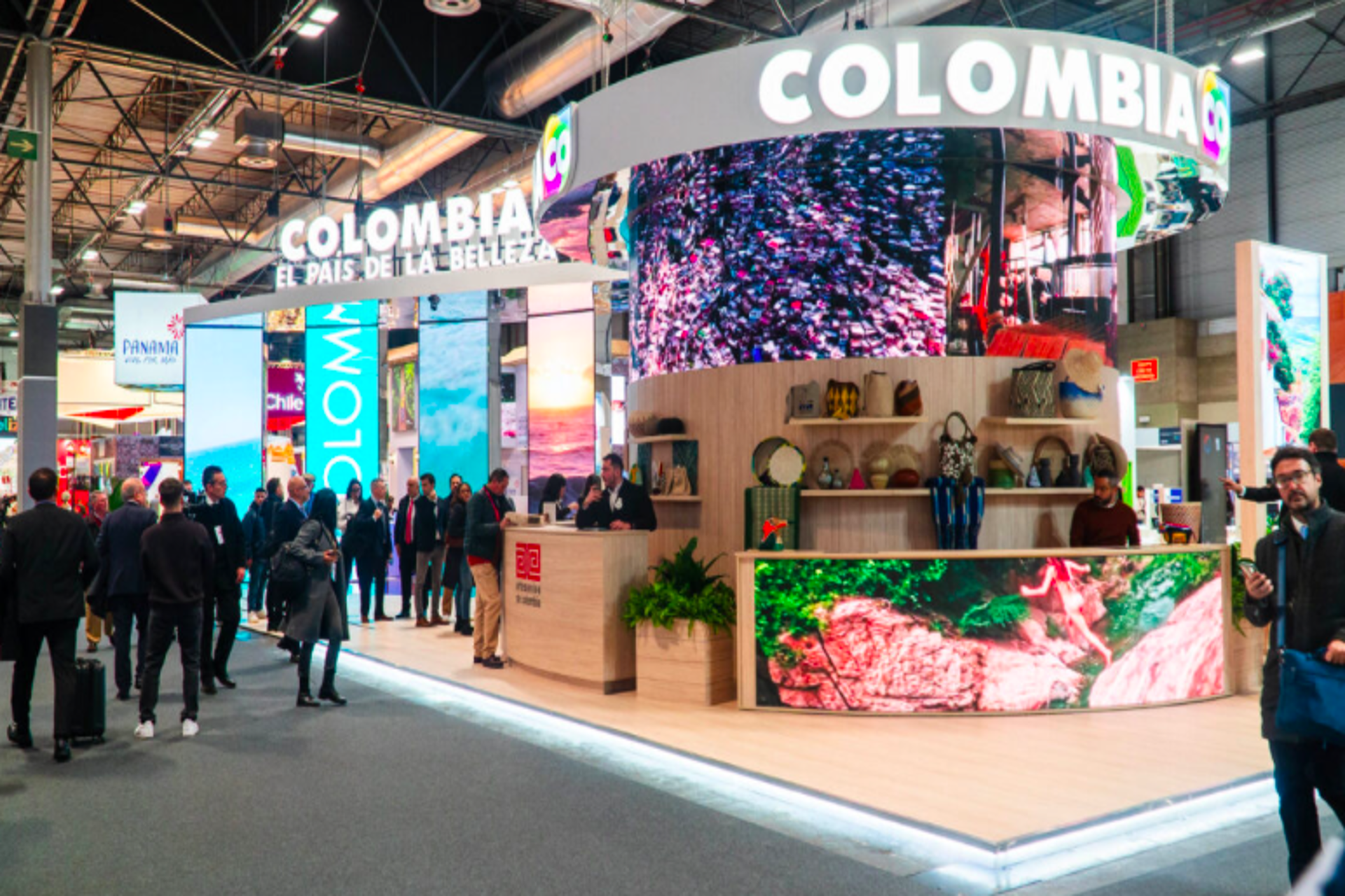 Colombia llegó a FITUR 2025 con la delegación mas grande de su historia