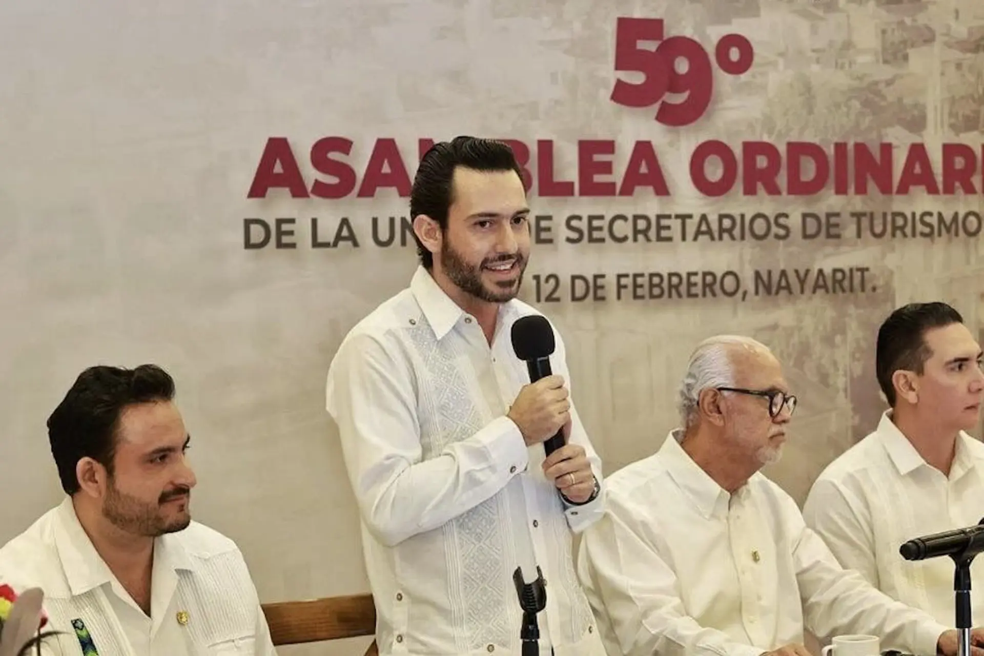 Bernardo Cueto toma protesta como Presidente de ASETUR 