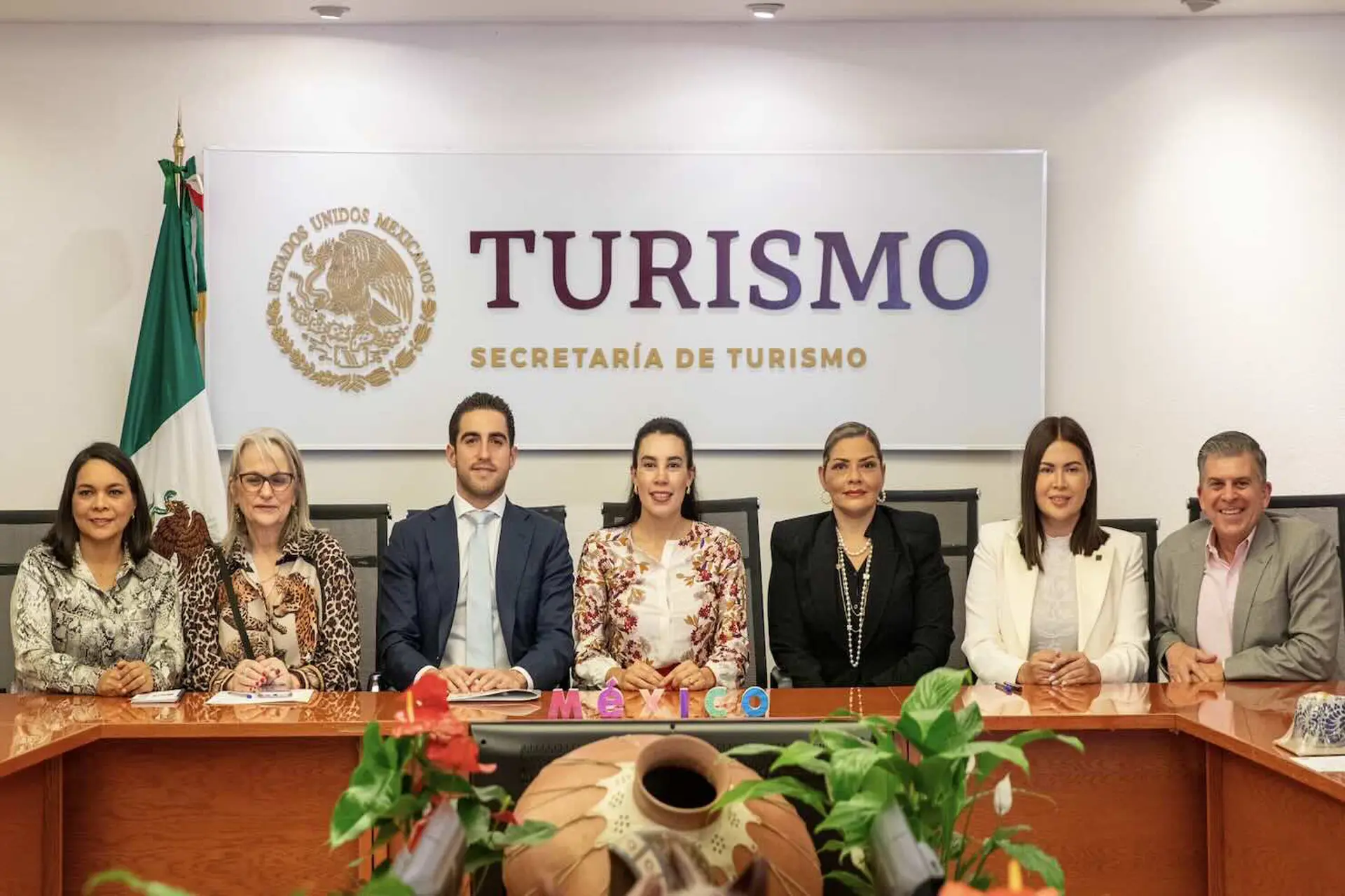 Josefina Rodríguez encabeza reunión de Comisión de Turismo del Senado 