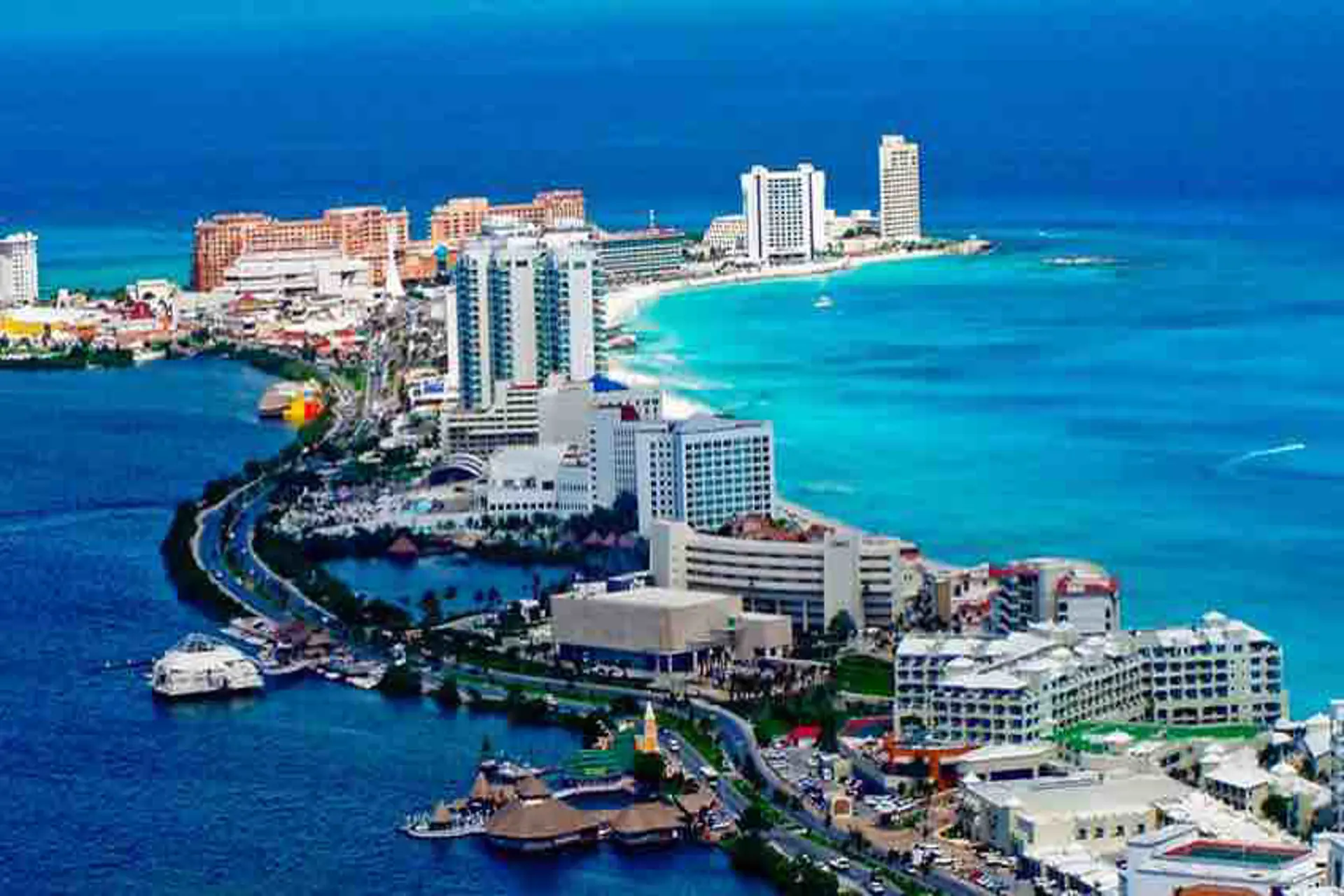 Cae la llegada de turistas internacionales a Quintana Roo