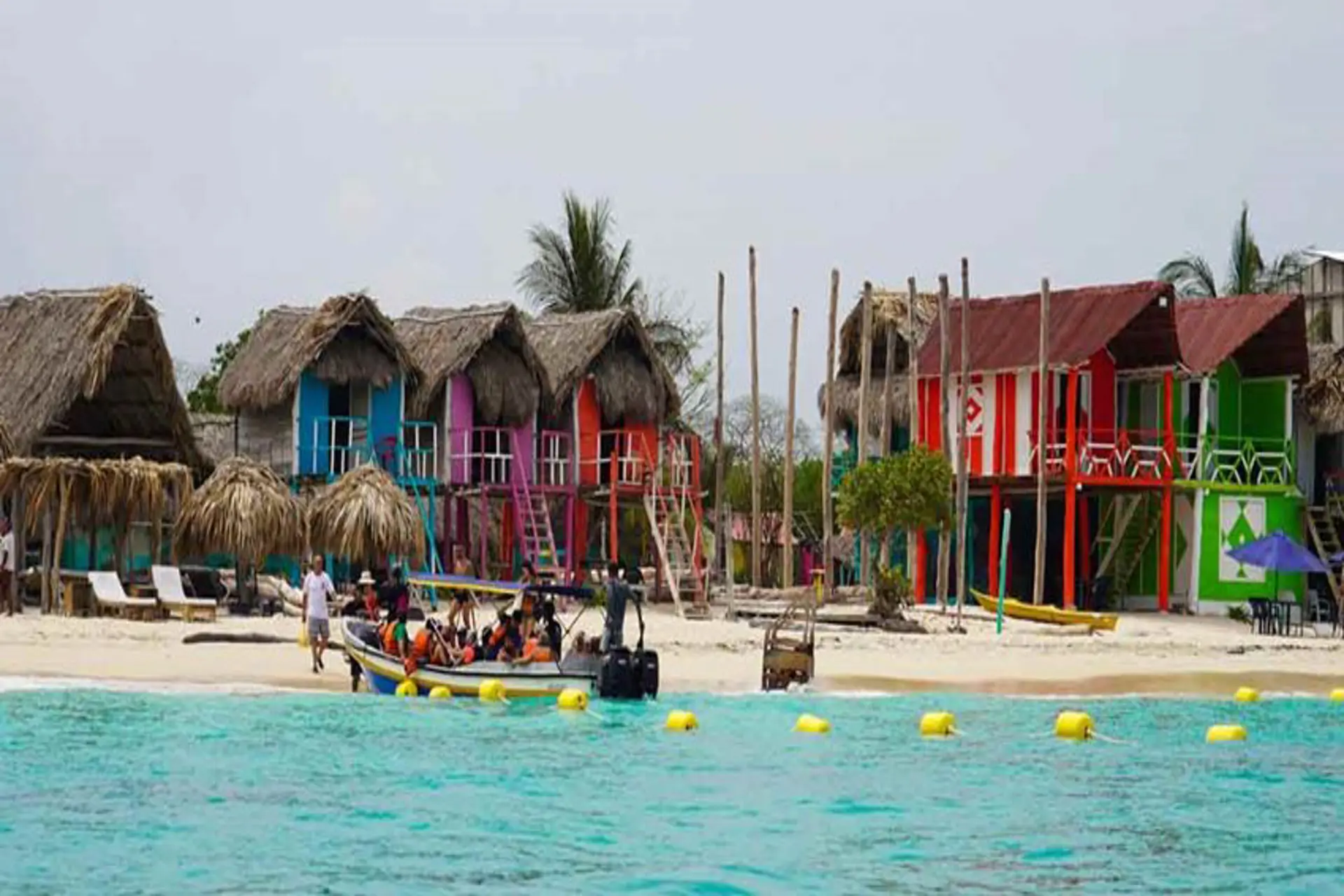 Colombia entrega del sistema de señalización náutica en Playa Blanca