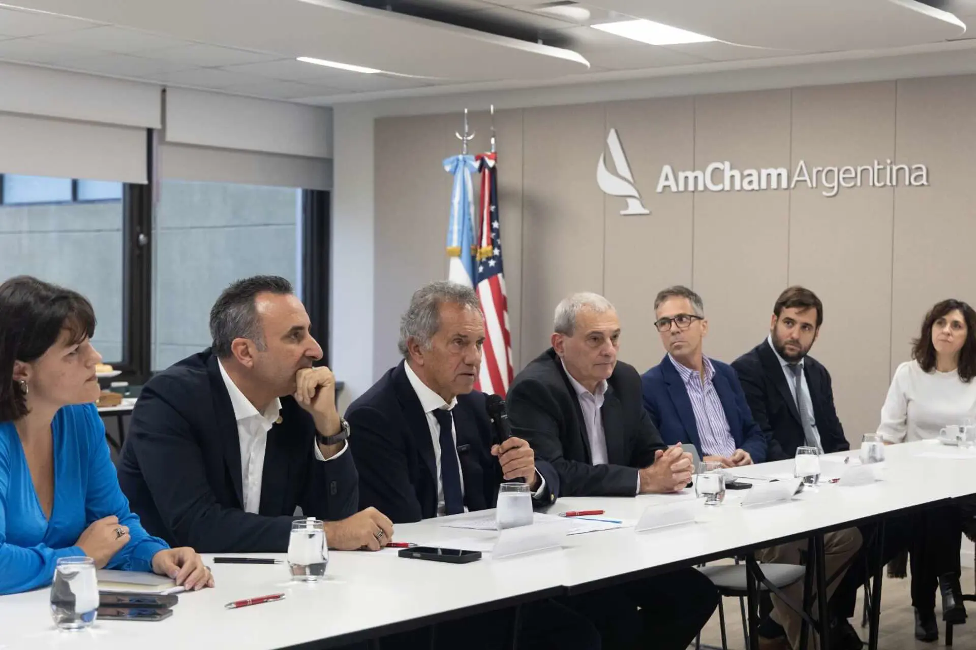 Scioli: “La competitividad se logra desregulando y desburocratizando” Scioli: “La competitividad se logra desregulando y desburocratizando”