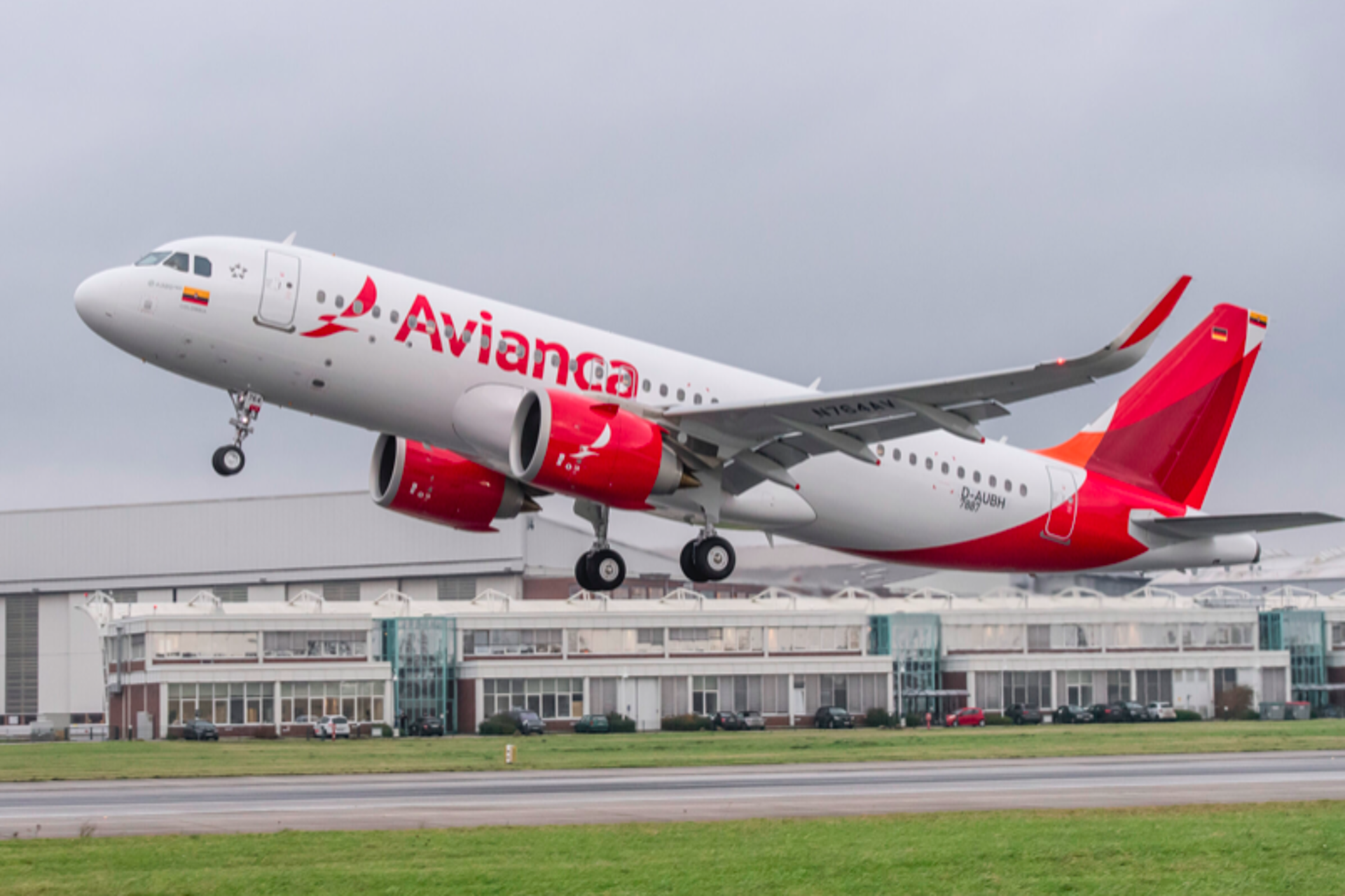 Avianca ofrece más de 2.500 sillas para volar a La Habana vía Bogotá