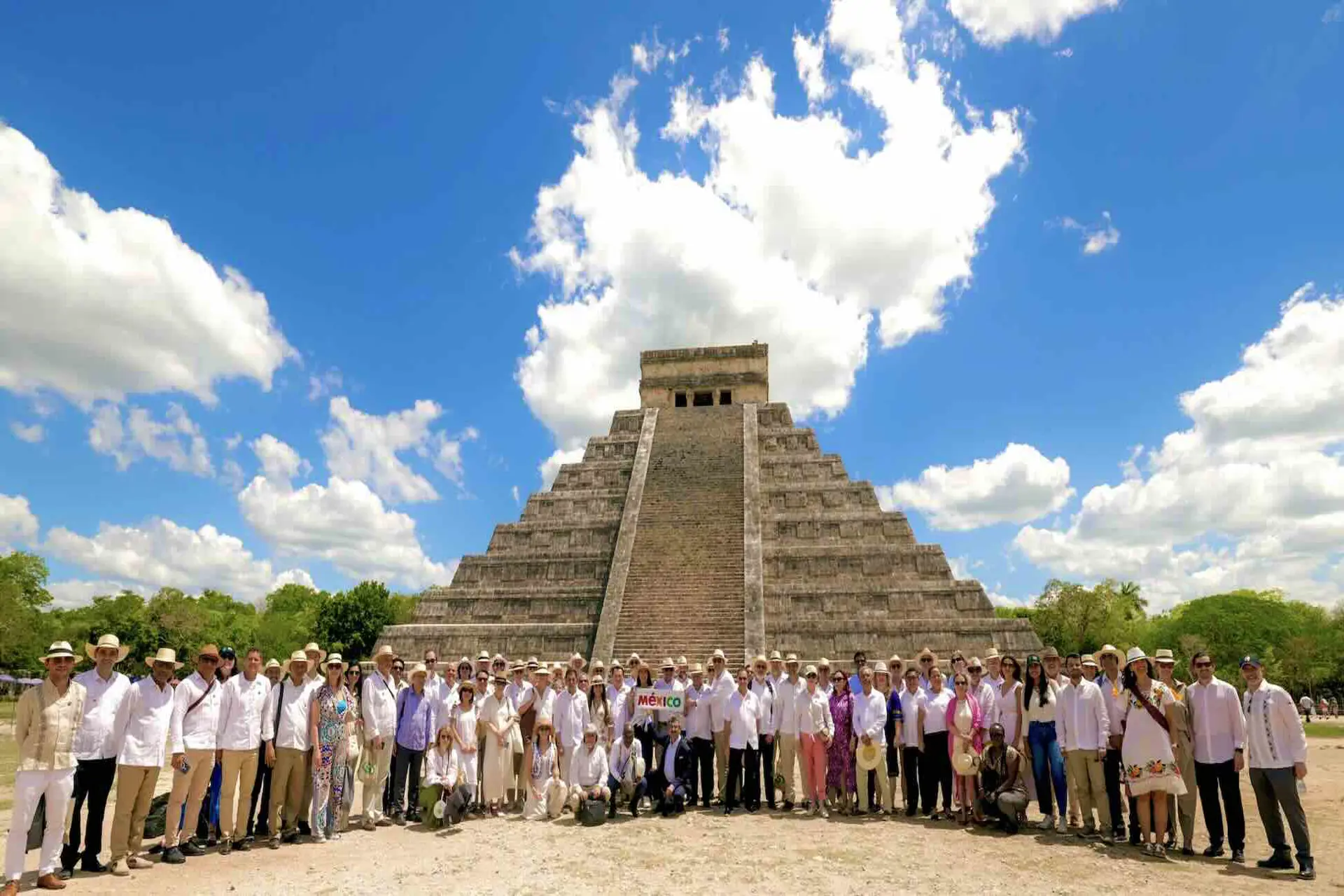 Titular de Sectur recorre ruta del Tren Maya con más de 60 embajadoras Titular de Sectur recorre ruta del Tren Maya con más de 60 embajadoras