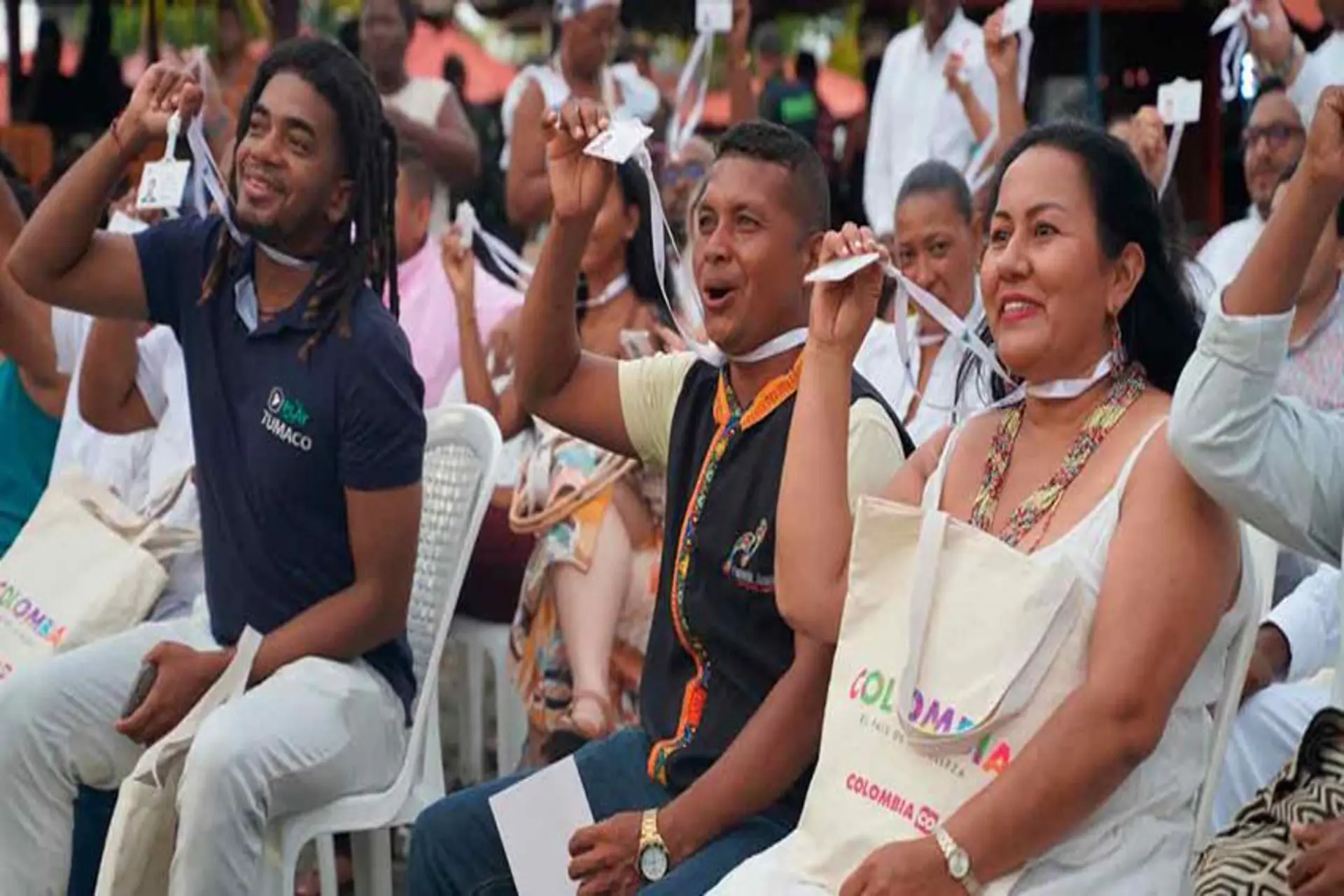 Gradúan en Tumaco a primeros guías de turismo del Pacífico colombiano Gradúan en Tumaco a primeros guías de turismo del Pacífico colombiano