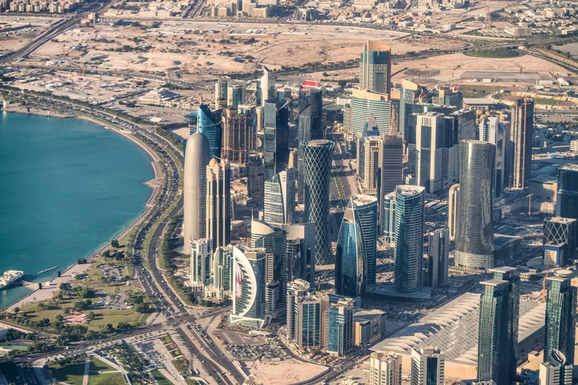 Qatar cierra su espacio aéreo por ataque de Irán a una base de EEUU Qatar cierra su espacio aéreo por ataque de Irán a una base de EEUU