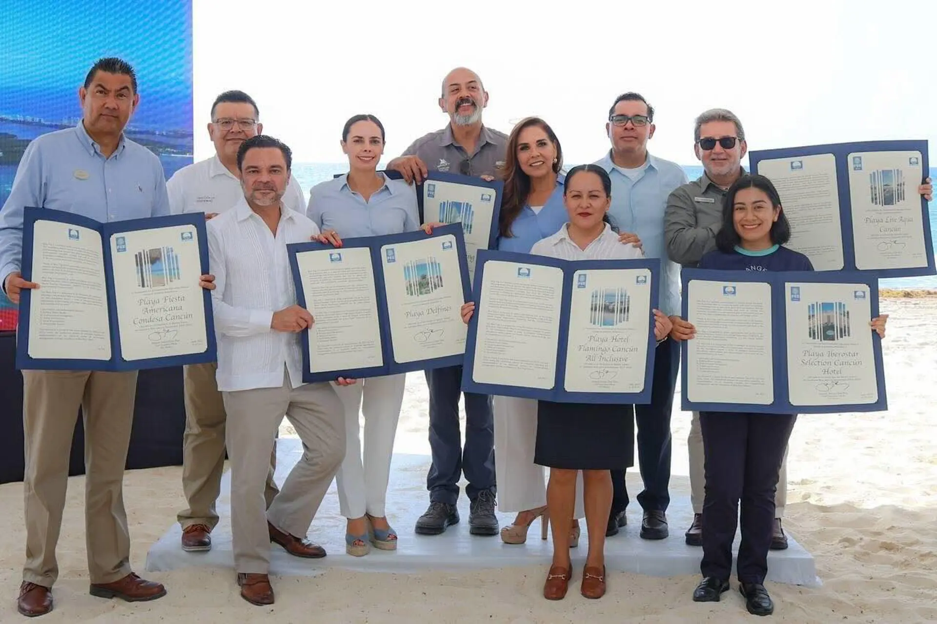AHCPMIM celebra izamiento de banderas Blue Flag en Benito Juárez