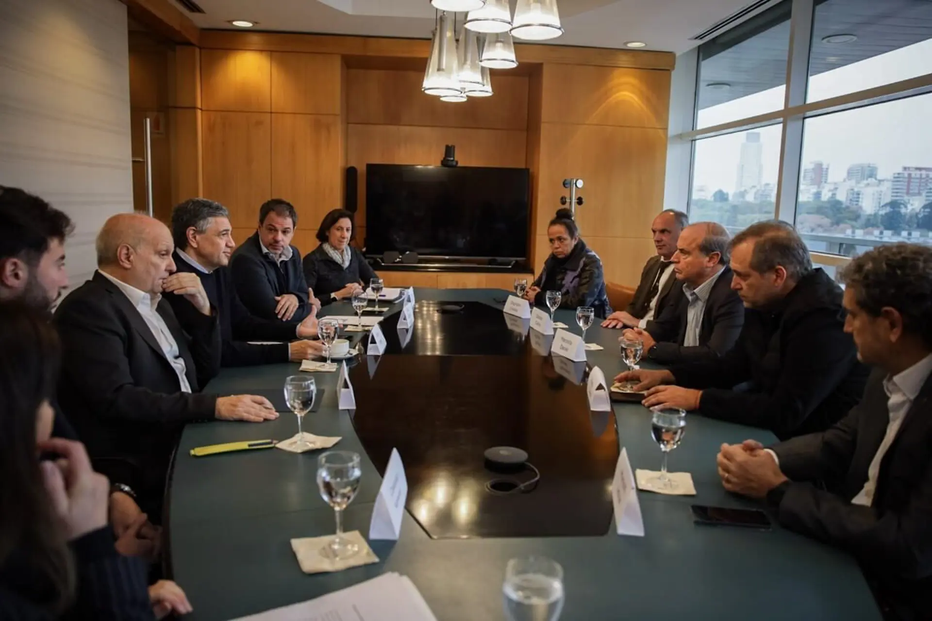 Gobierno porteño y cámaras empresarias apoyan la industria turística Gobierno porteño y cámaras empresarias apoyan la industria turística
