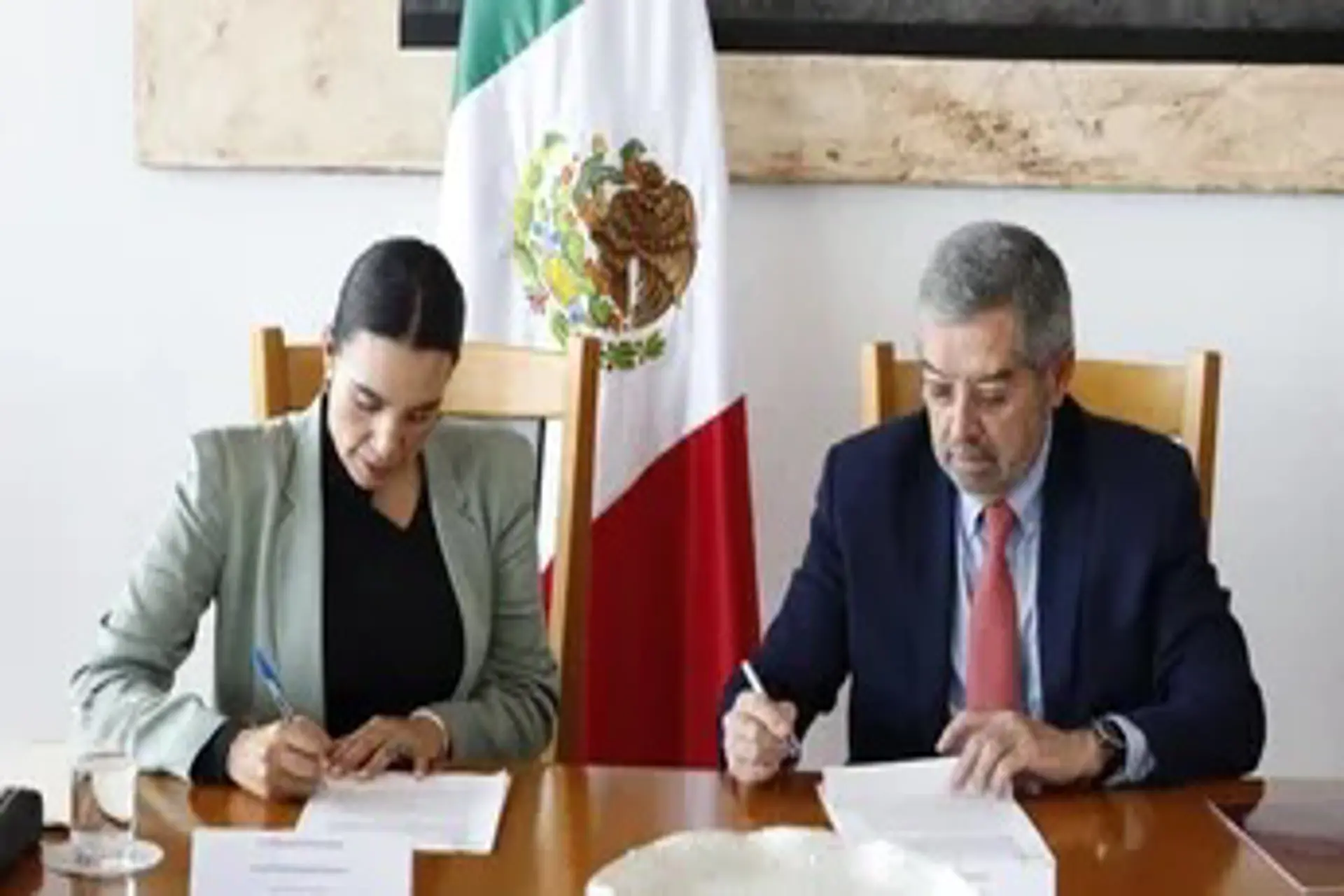 SRE firmó un convenio con SECTUR para promover México en el exterior SRE firmó un convenio con SECTUR para promover México en el exterior