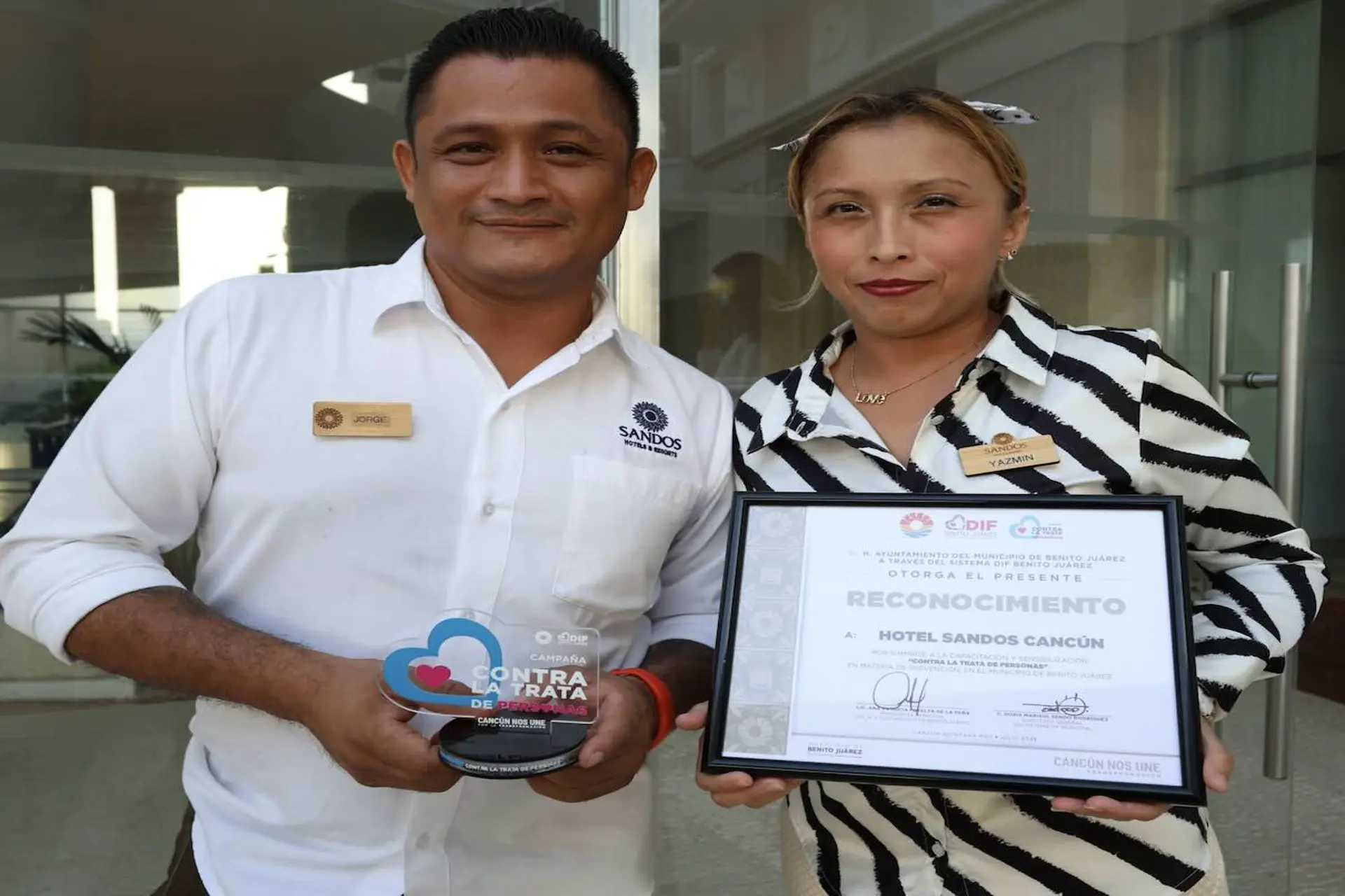 Cancún: entregaron el distintivo “Corazón Azul” al Hotel Sandos Cancún: entregaron el distintivo “Corazón Azul” al Hotel Sandos