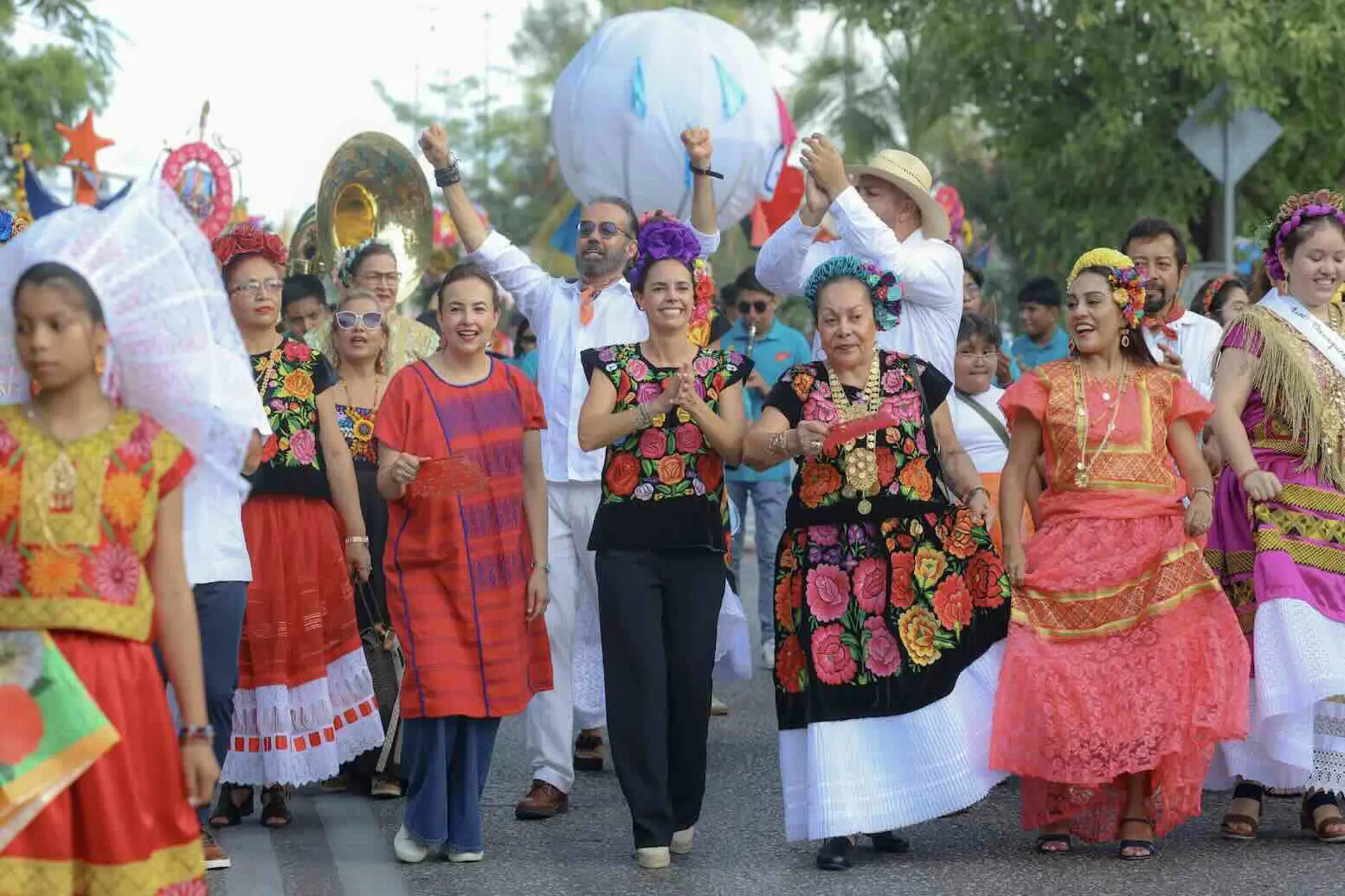 Ana Paty Peralta participa de la “Guelaguetza Cancún 2025” Ana Paty Peralta participa de la “Guelaguetza Cancún 2025”