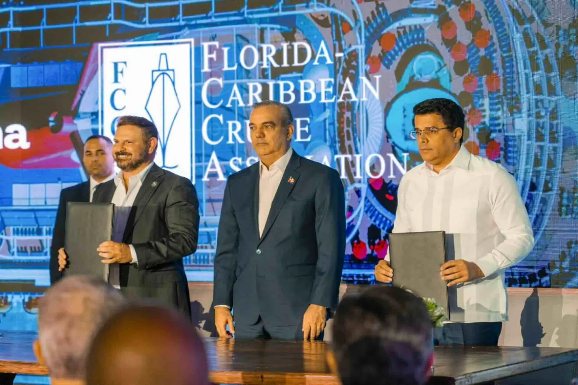 FCCA y Rep. Dominicana firman acuerdos de turismo de cruceros