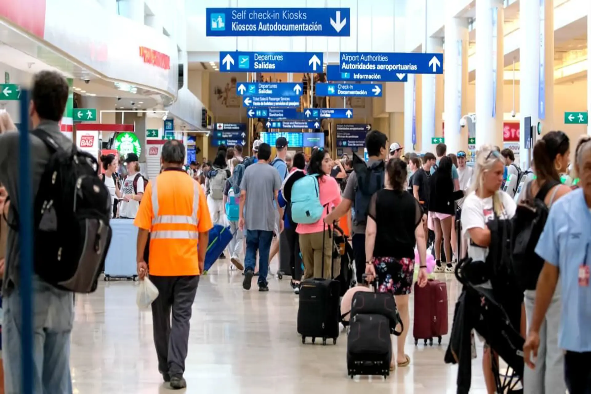 Registra Cancún un crecimiento del 2.1 % en tráfico aéreo en julio 